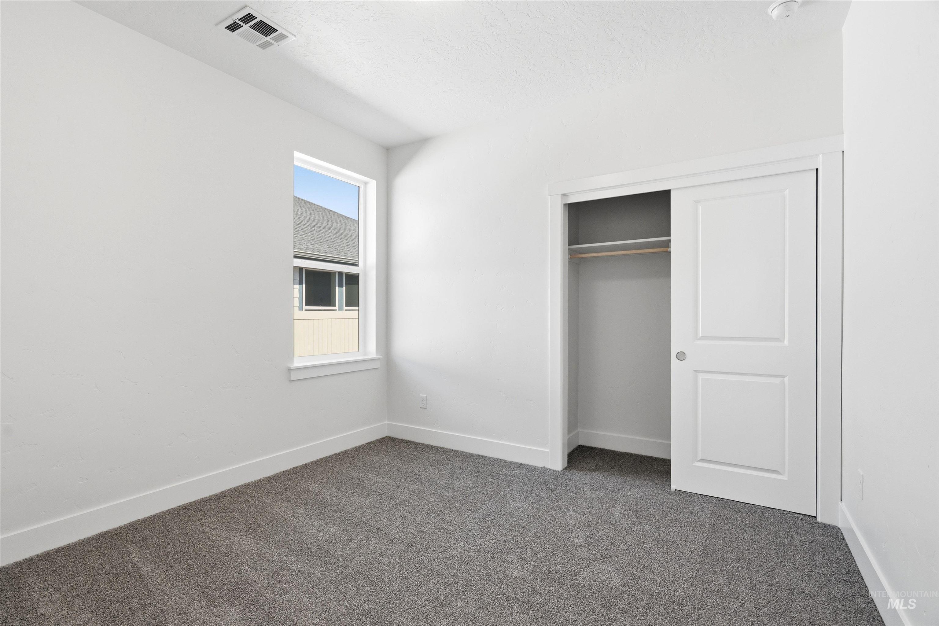 5660 N Chestnut Hill Way, Meridian, Idaho 83646, 4 Bedrooms, 3 Bathrooms, Residential For Sale, Price $549,990, 98972788