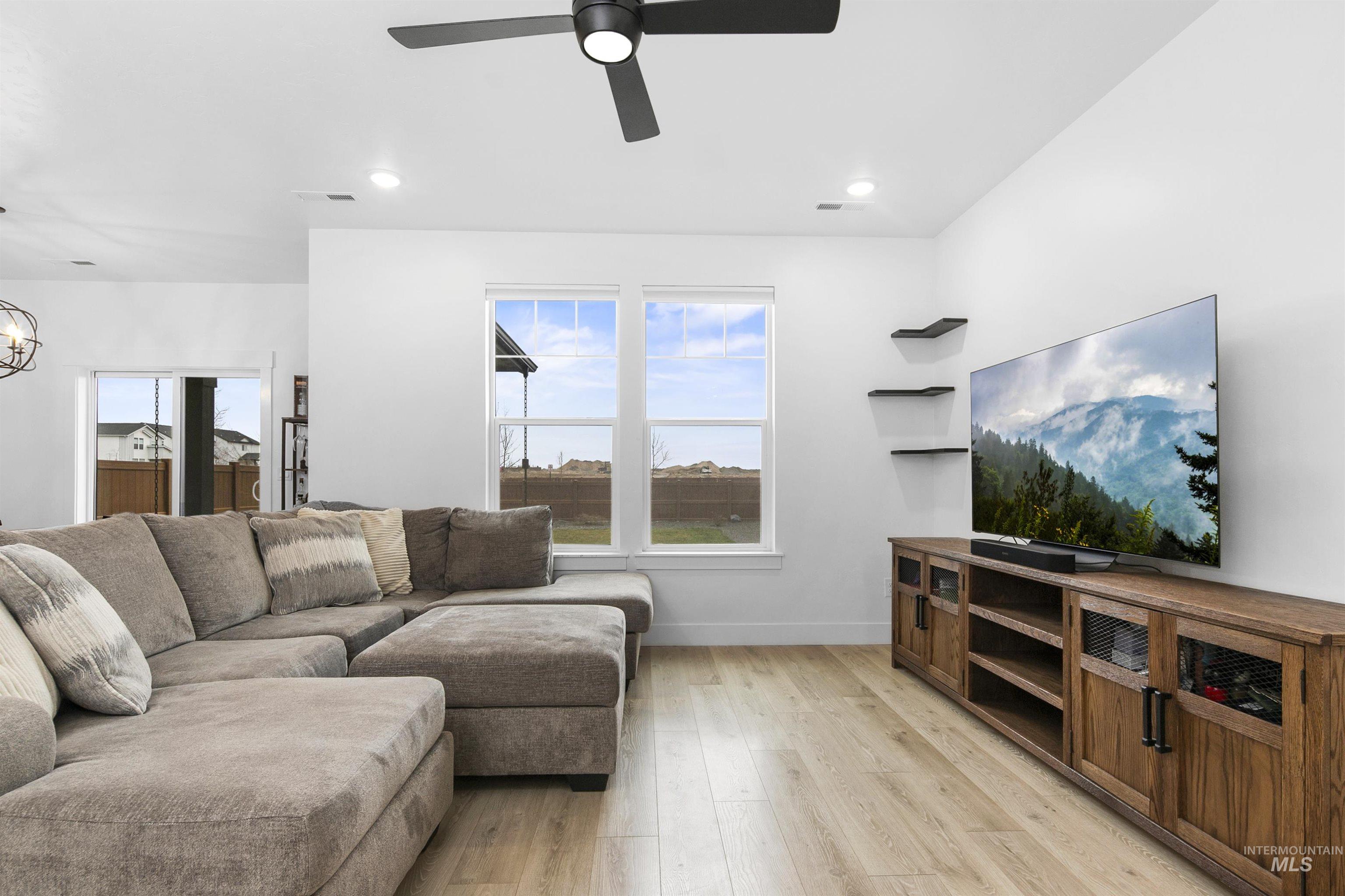 7101 W Storywood St, Boise, Idaho 83709, 3 Bedrooms, 2.5 Bathrooms, Residential For Sale, Price $449,000,MLS 98972791