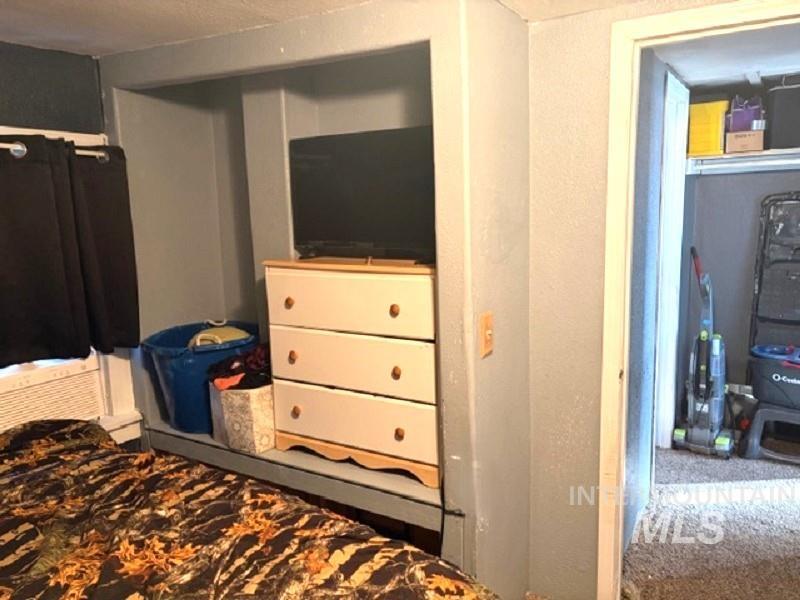 135 Locust St., Twin Falls, Idaho 83301, 2 Bedrooms, 1 Bathroom, Residential For Sale, Price $214,000,MLS 98972793