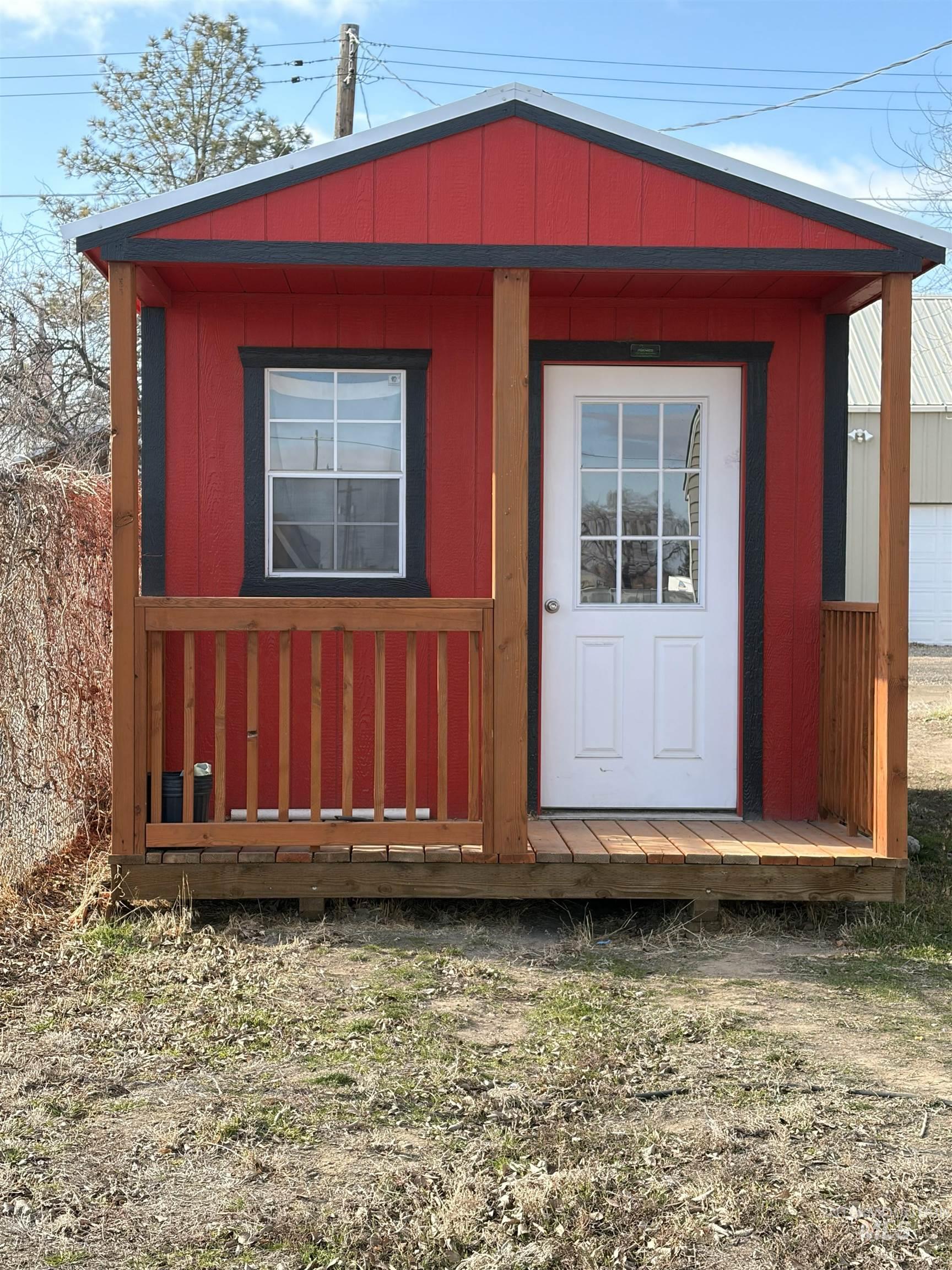 135 Locust St., Twin Falls, Idaho 83301, 2 Bedrooms, Business/Commercial For Sale, Price $214,000,MLS 98972795