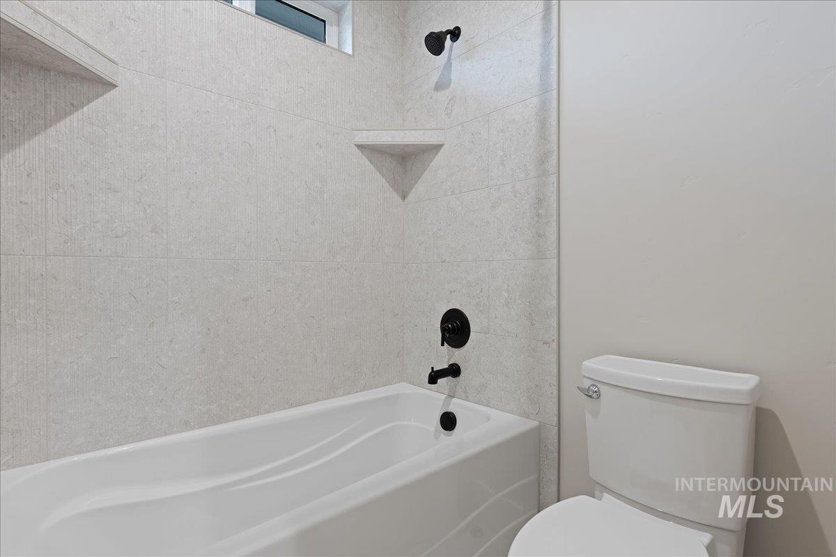 410 W Sand Dune Ln, Boise, Idaho 83702, 4 Bedrooms, 2.5 Bathrooms, Residential For Sale, Price $1,399,000,MLS 98972803