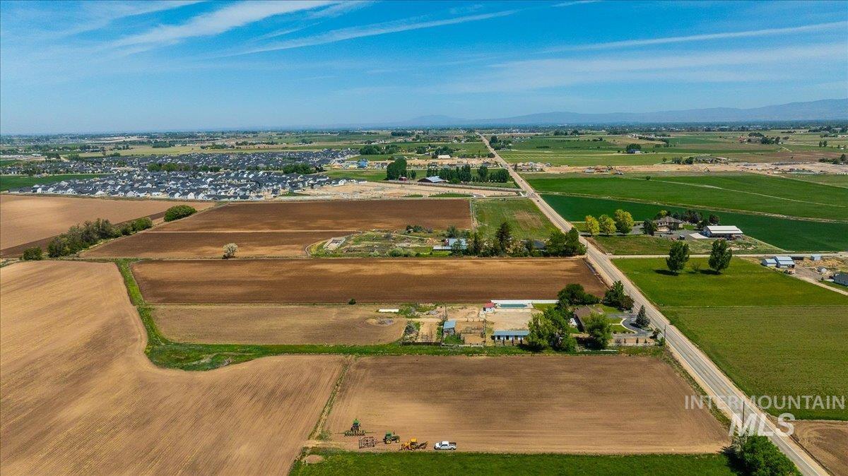 2303 N Locust Grove, Kuna, Idaho 83634, 5 Bedrooms, 3.5 Bathrooms, Residential For Sale, Price $2,500,000,MLS 98972806