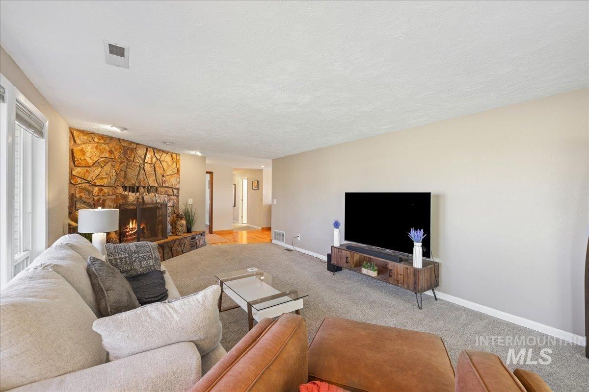 2303 N Locust Grove, Kuna, Idaho 83634, 5 Bedrooms, 3.5 Bathrooms, Residential For Sale, Price $2,500,000,MLS 98972806