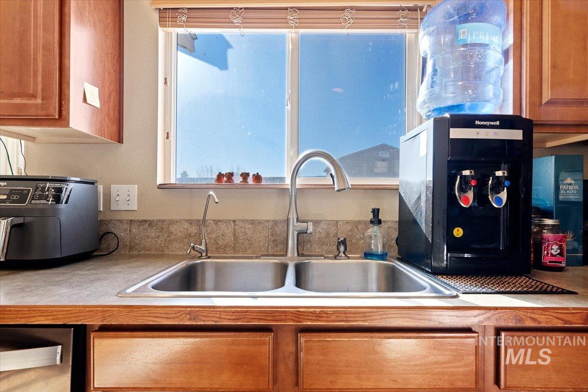 14057 Santa Cruz, Caldwell, Idaho 83605, 2 Bedrooms, 2 Bathrooms, Residential For Sale, Price $379,900,MLS 98972808