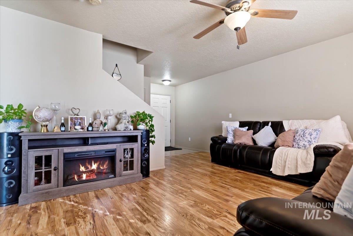 14057 Santa Cruz, Caldwell, Idaho 83605, 2 Bedrooms, 2 Bathrooms, Residential For Sale, Price $379,900,MLS 98972808