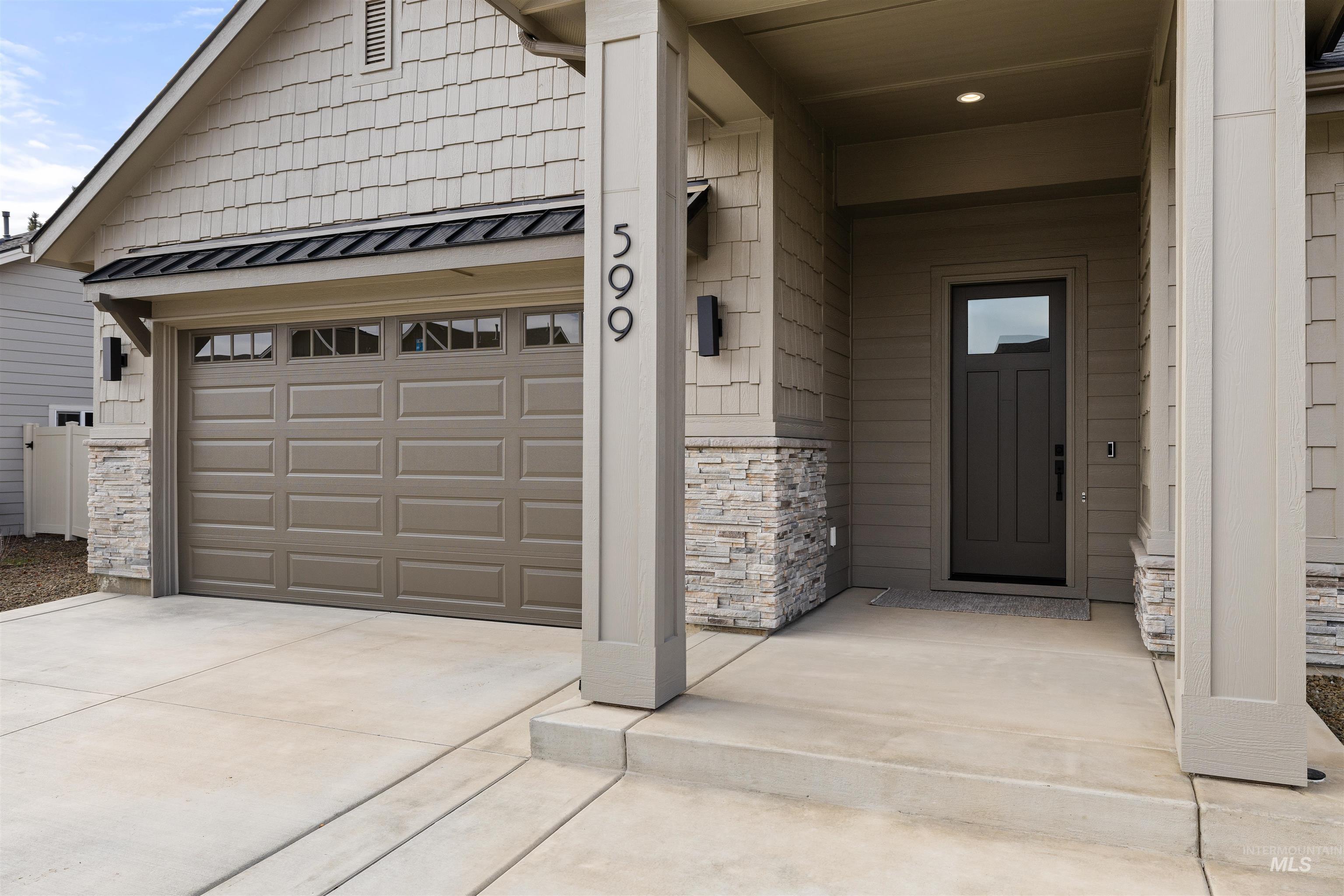 599 N Hiltonhead Way, Eagle, Idaho 83616-0000, 3 Bedrooms, 2.5 Bathrooms, Residential For Sale, Price $749,900,MLS 98972811