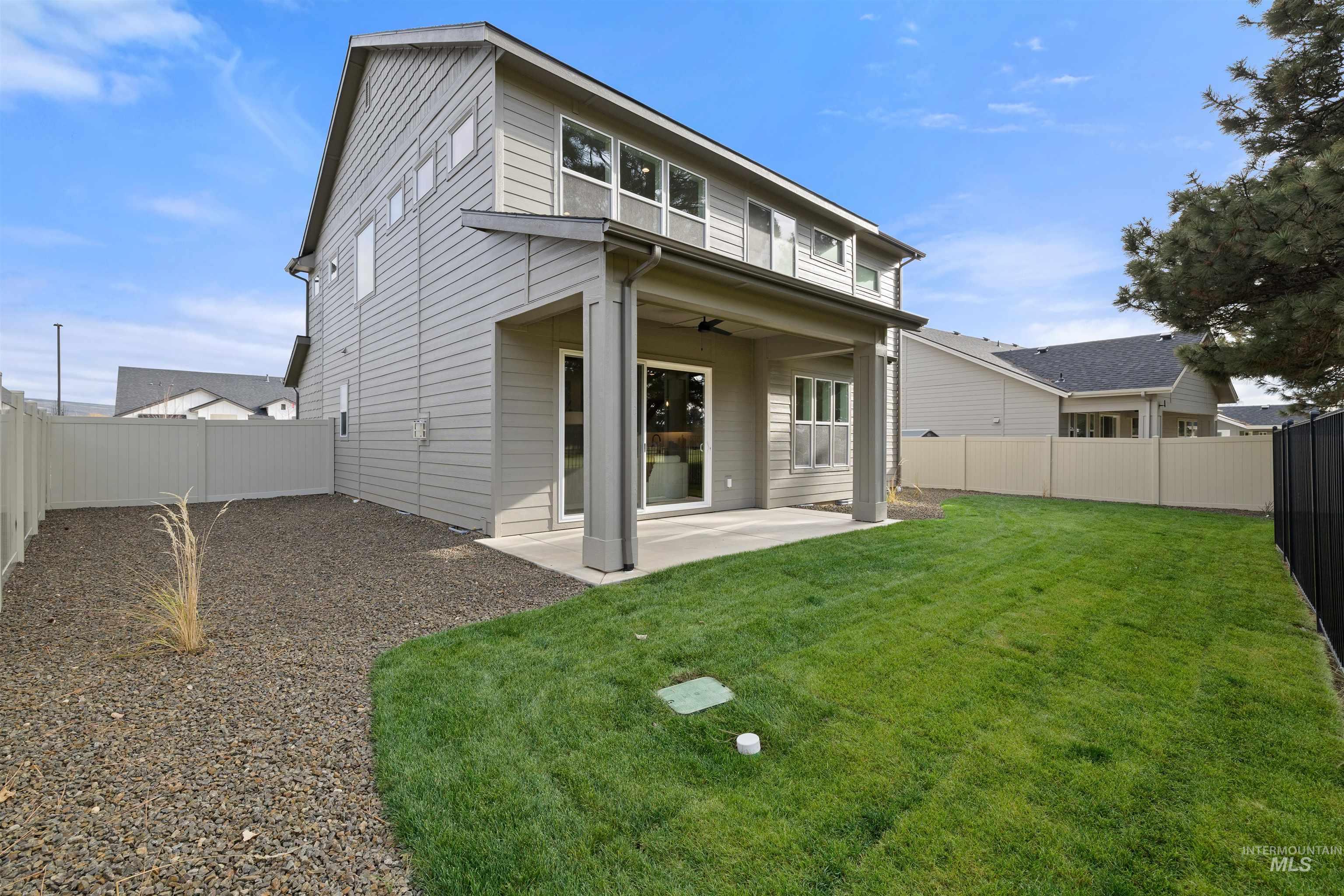 599 N Hiltonhead Way, Eagle, Idaho 83616-0000, 3 Bedrooms, 2.5 Bathrooms, Residential For Sale, Price $749,900,MLS 98972811