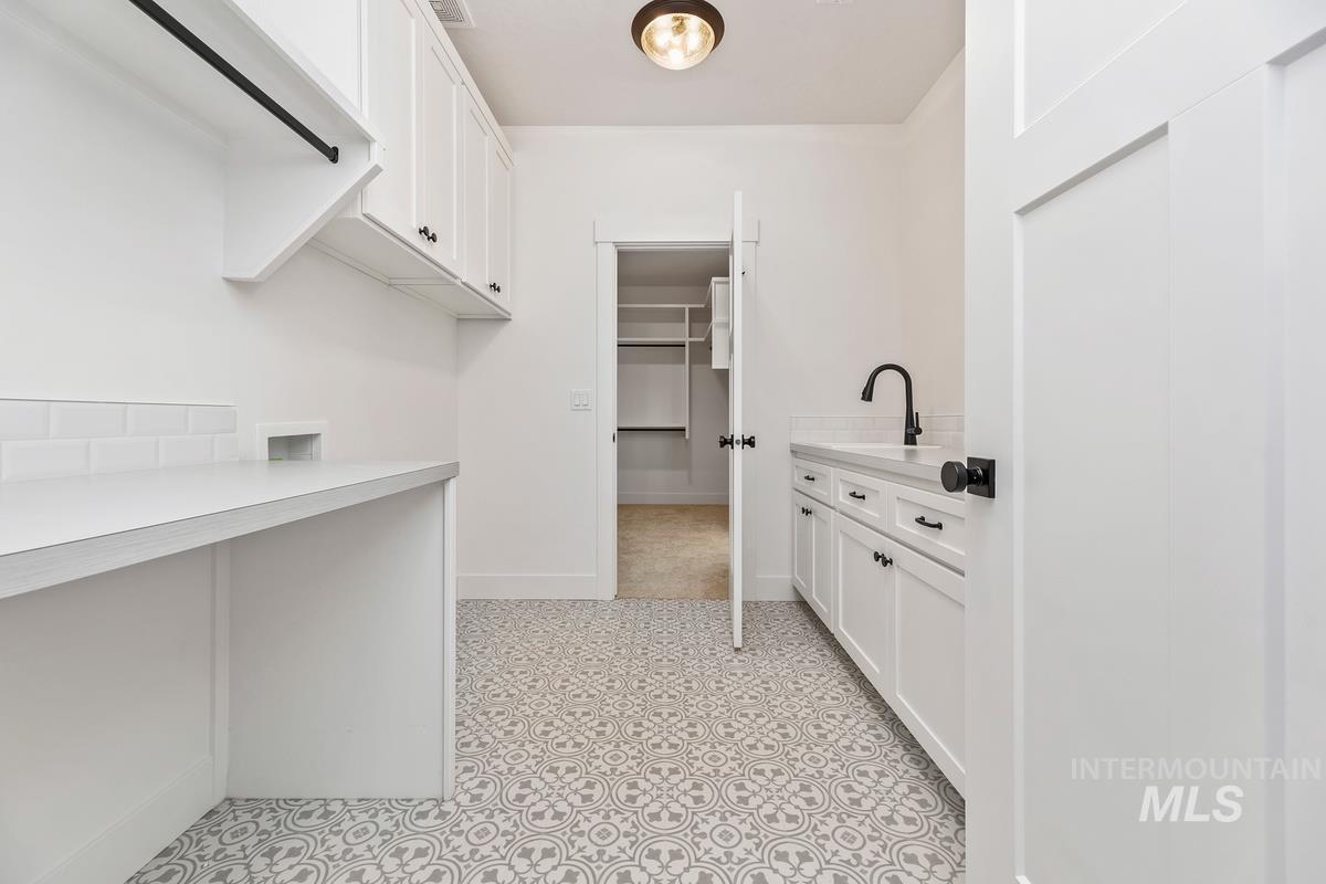 6246 Greenhill Street, Nampa, Idaho 83687, 4 Bedrooms, 3 Bathrooms, Residential For Sale, Price $865,000,MLS 98972813