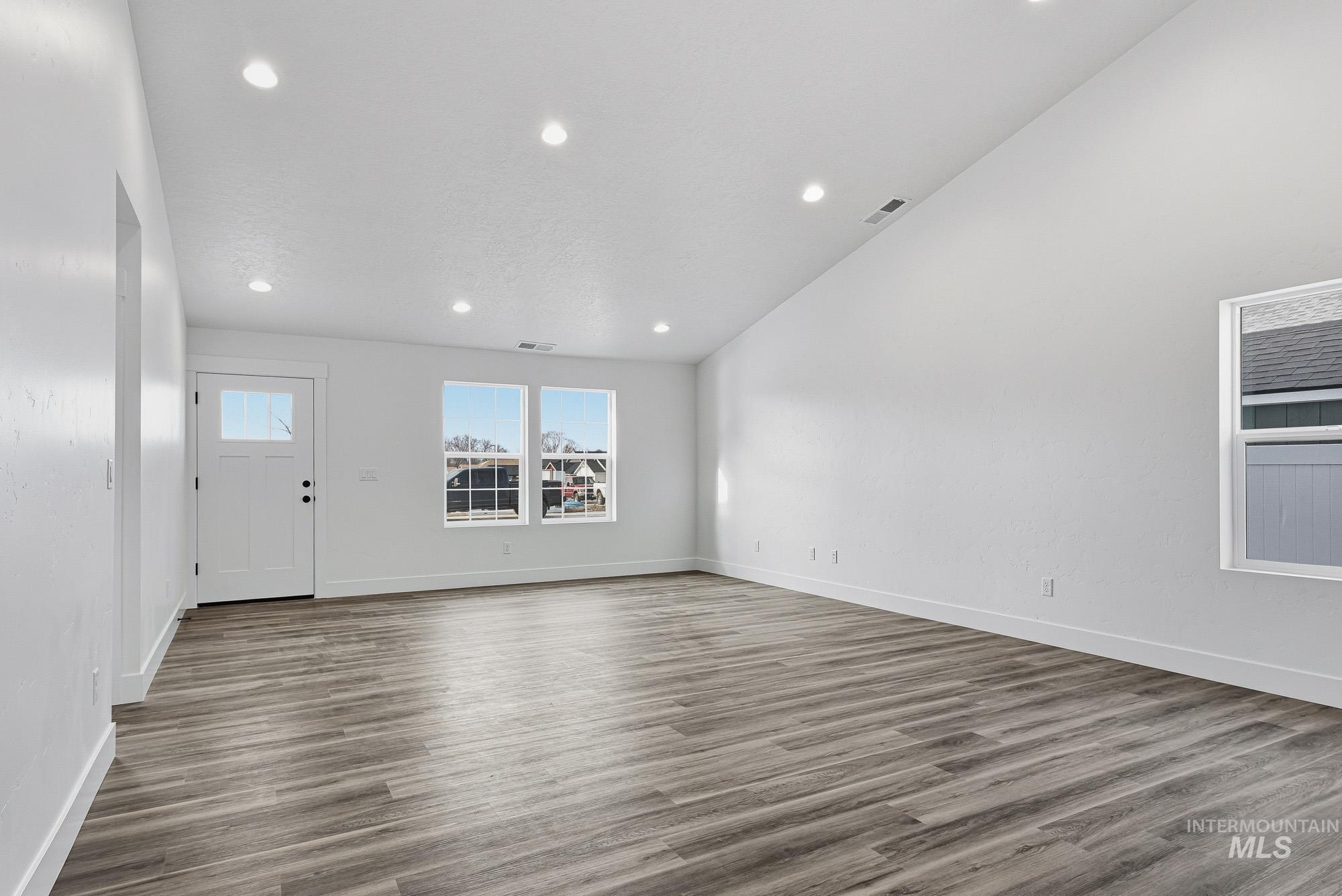 326 N 12th St, Parma, Idaho 83660, 3 Bedrooms, 2 Bathrooms, Residential For Sale, Price $375,000,MLS 98972817