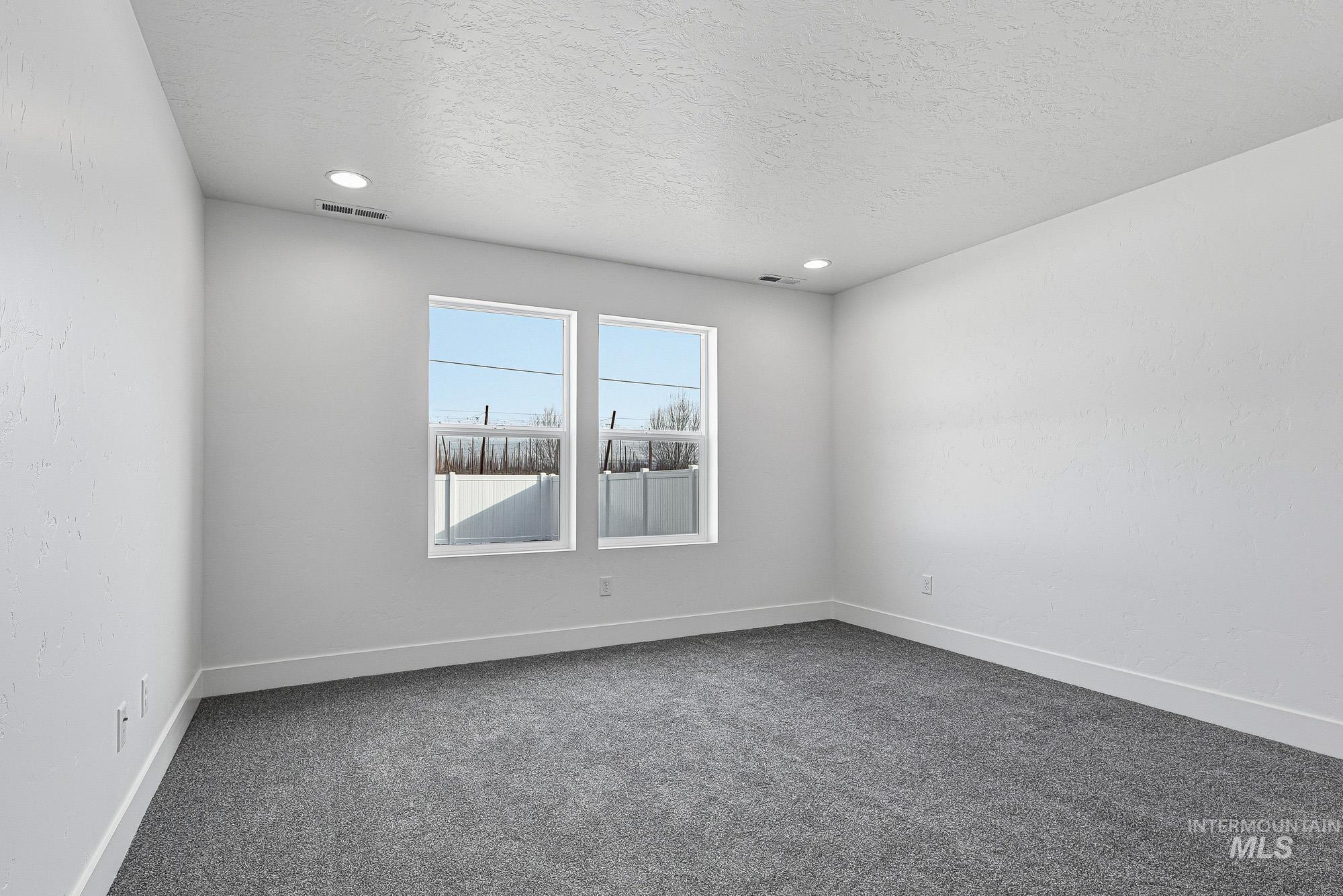 326 N 12th St, Parma, Idaho 83660, 3 Bedrooms, 2 Bathrooms, Residential For Sale, Price $375,000,MLS 98972817