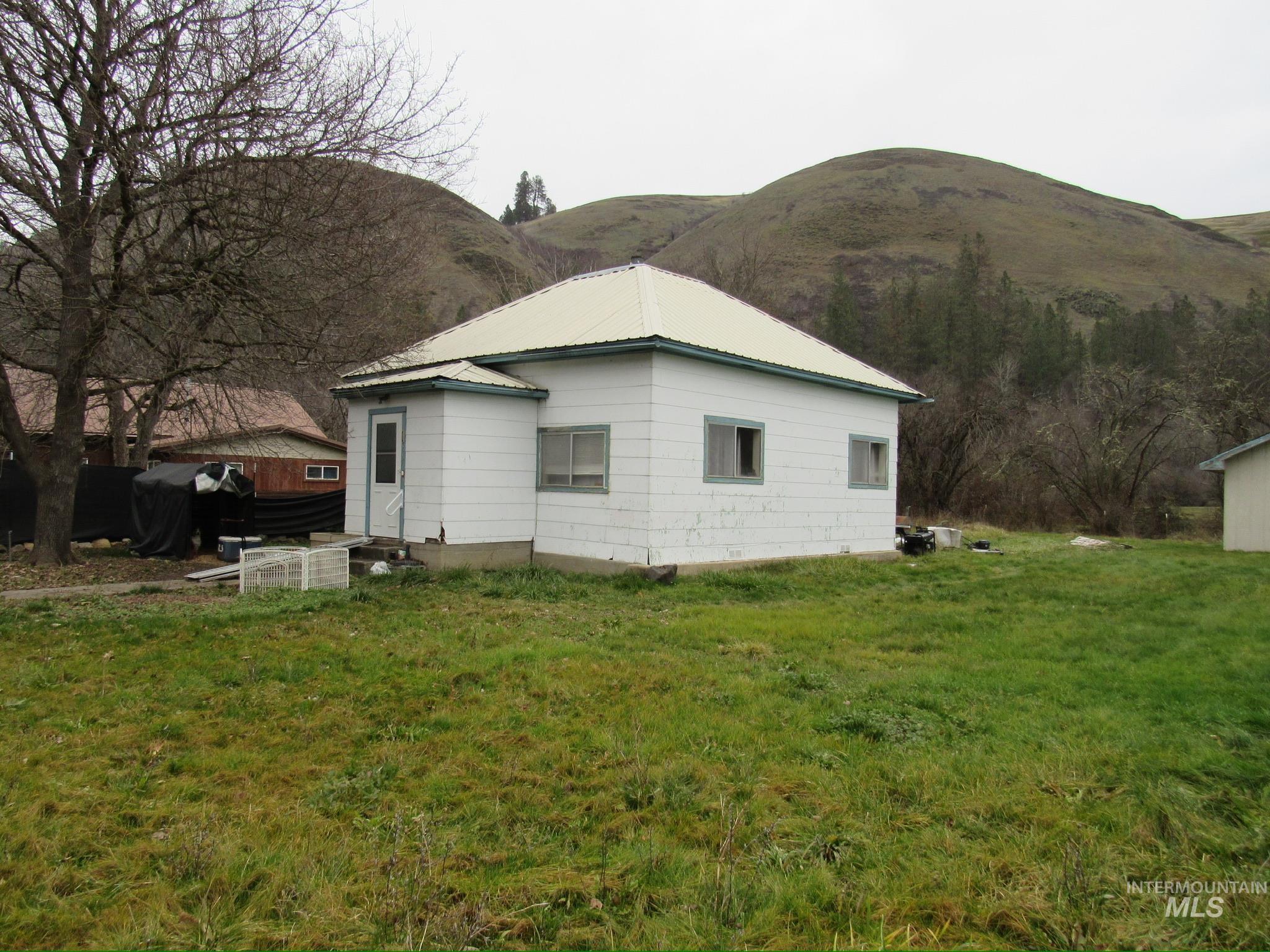 317 Esther Street, Kooskia, Idaho 83539, 2 Bedrooms, 1 Bathroom, Residential For Sale, Price $185,000,MLS 98972818