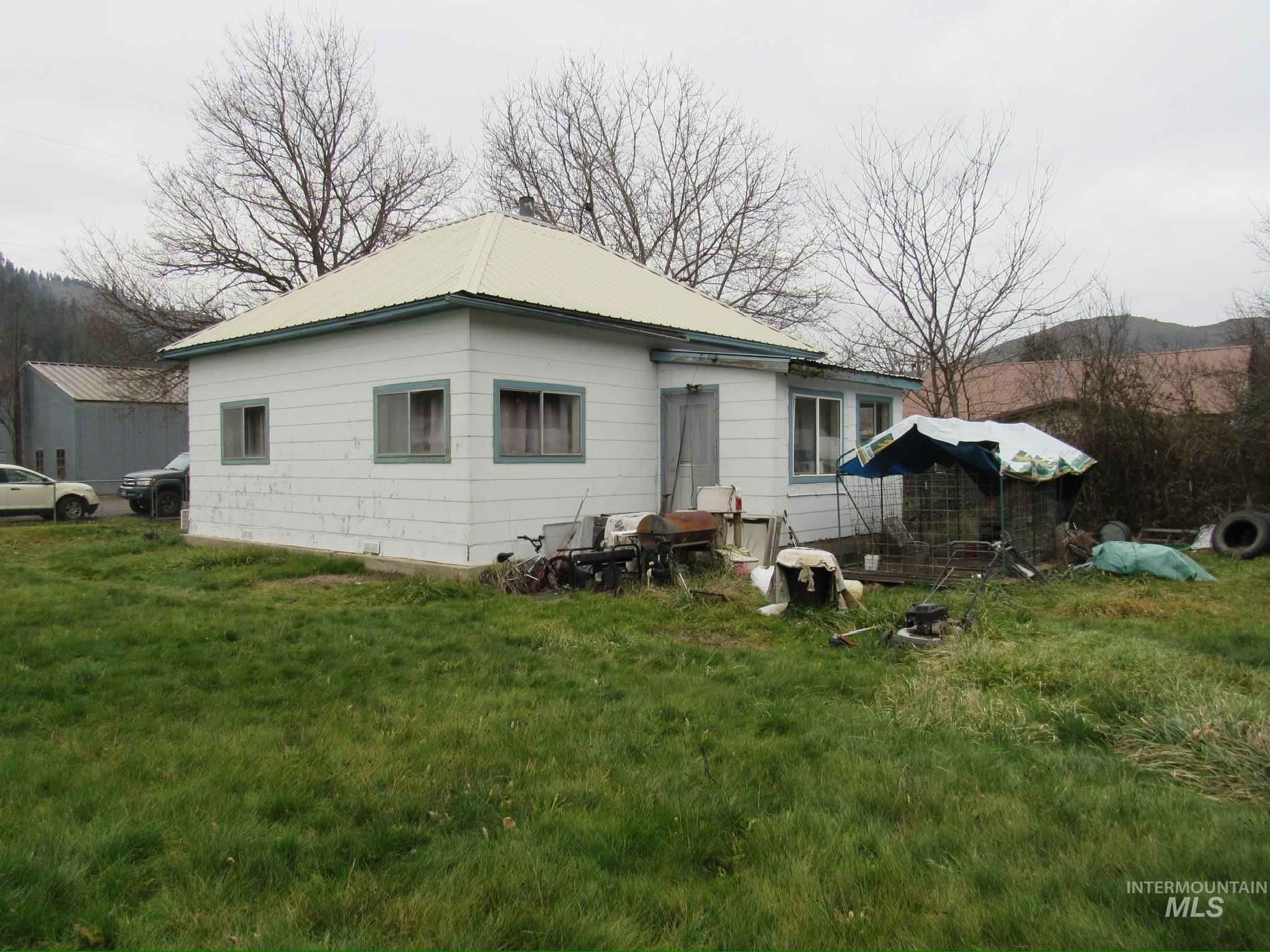 317 Esther Street, Kooskia, Idaho 83539, 2 Bedrooms, 1 Bathroom, Residential For Sale, Price $185,000,MLS 98972818