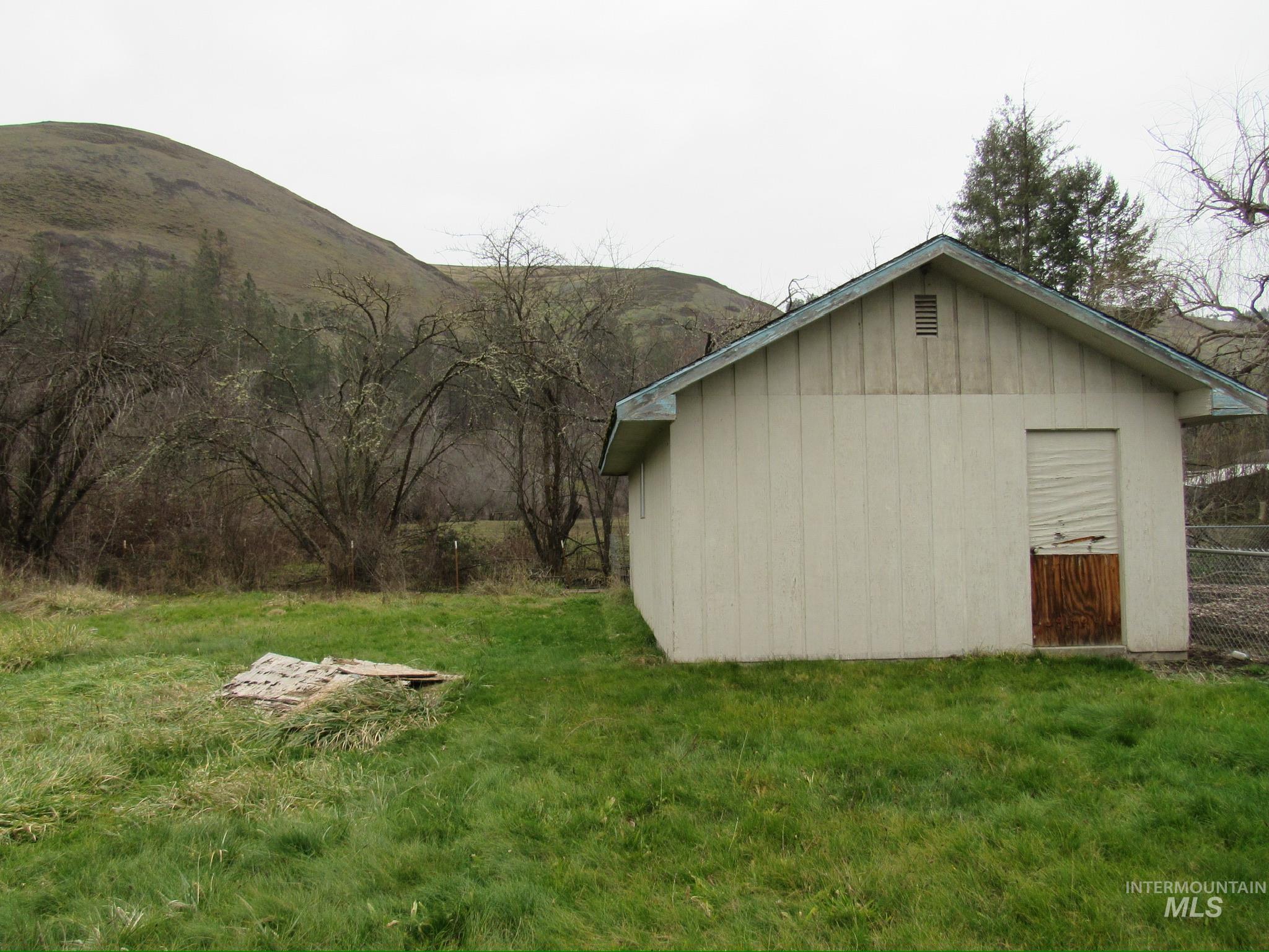 317 Esther Street, Kooskia, Idaho 83539, 2 Bedrooms, 1 Bathroom, Residential For Sale, Price $185,000,MLS 98972818