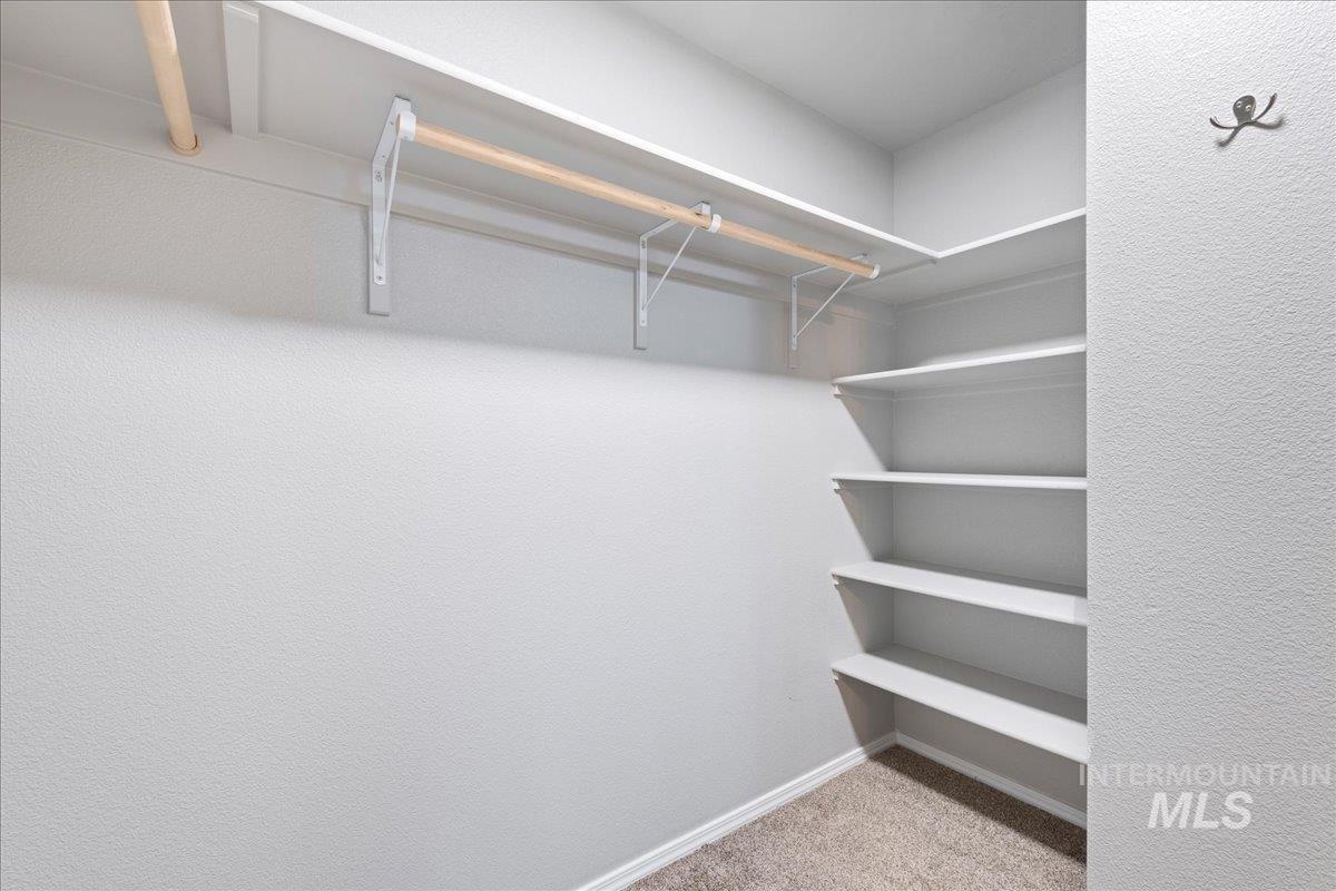 876 W Woodpine St, Meridian, Idaho 83646-6060, 3 Bedrooms, 2.5 Bathrooms, Residential For Sale, Price $389,990,MLS 98972820