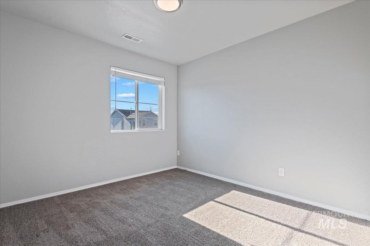 876 W Woodpine St, Meridian, Idaho 83646-6060, 3 Bedrooms, 2.5 Bathrooms, Residential For Sale, Price $389,990,MLS 98972820