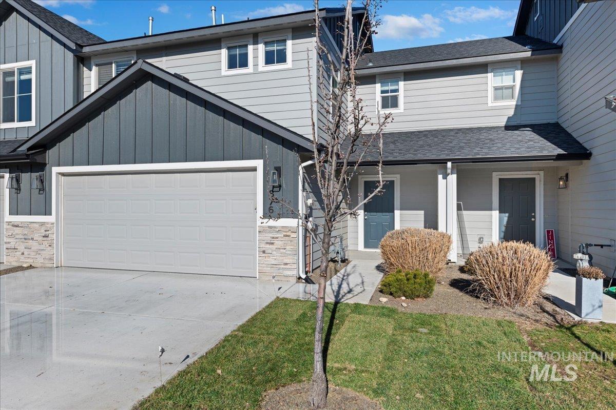 876 W Woodpine St, Meridian, Idaho 83646-6060, 3 Bedrooms, 2.5 Bathrooms, Residential For Sale, Price $389,990,MLS 98972820