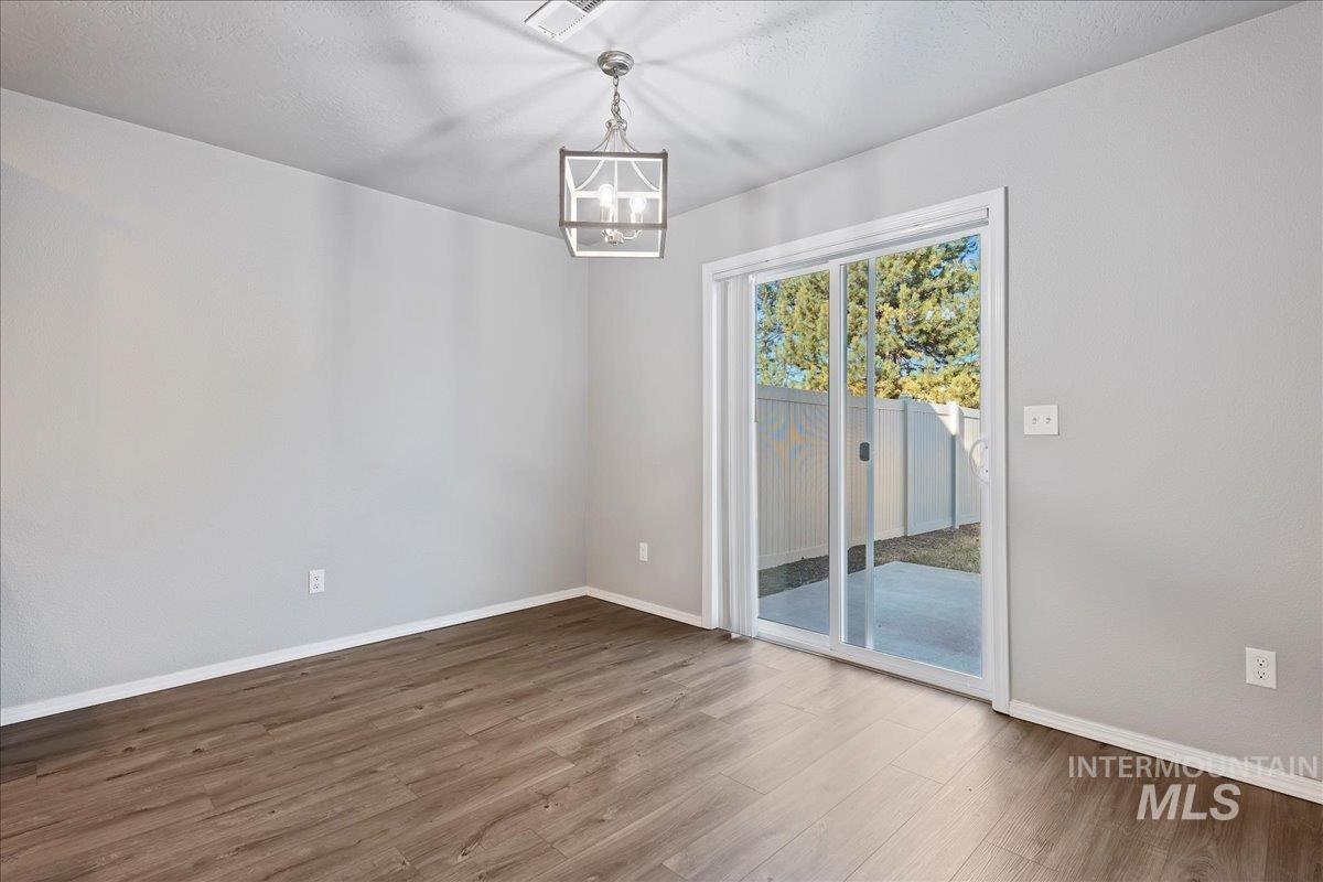 876 W Woodpine St, Meridian, Idaho 83646-6060, 3 Bedrooms, 2.5 Bathrooms, Residential For Sale, Price $389,990,MLS 98972820