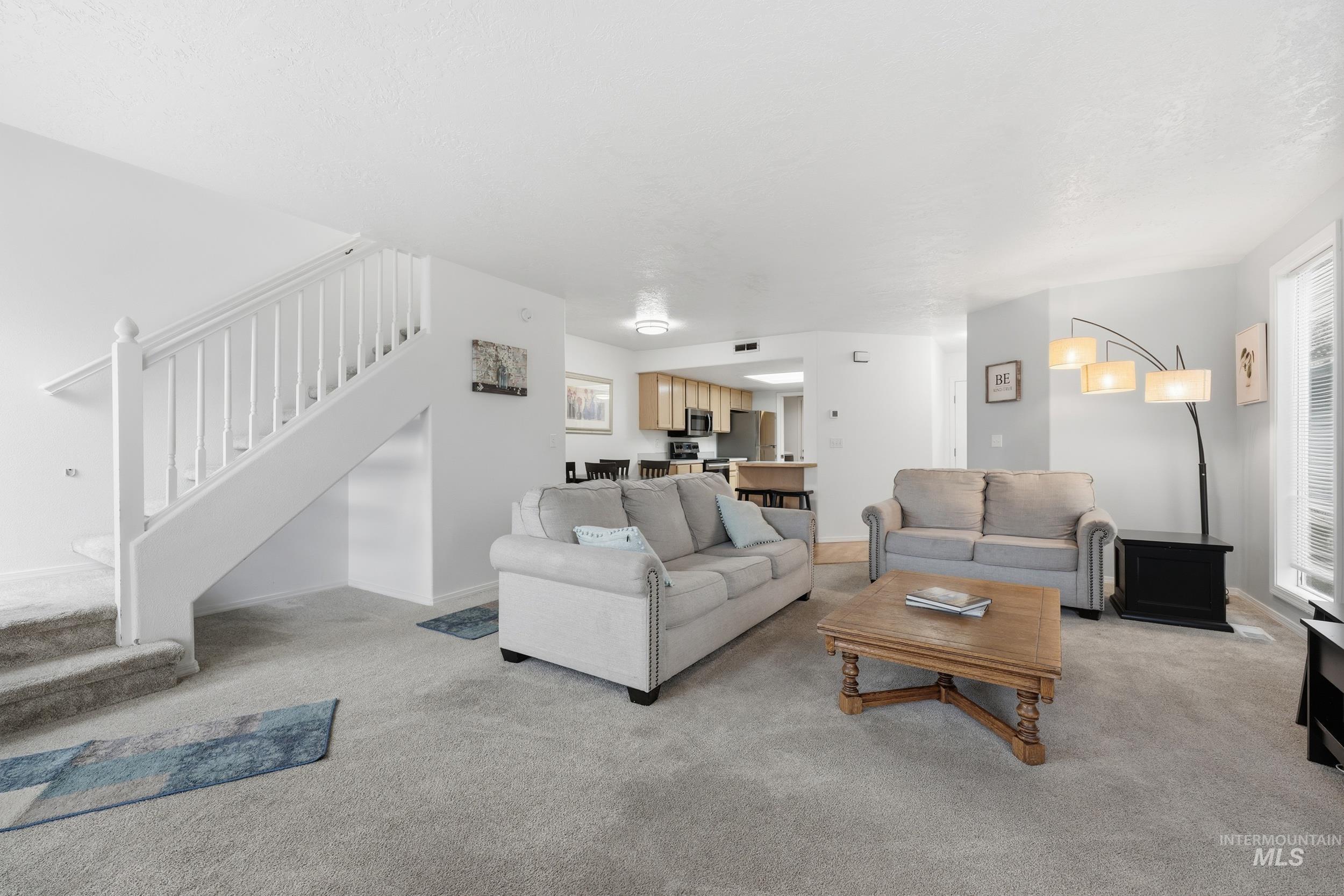 7014 W Irving Ln, Boise, Idaho 83704, 3 Bedrooms, 2.5 Bathrooms, Residential For Sale, Price $365,000,MLS 98972822