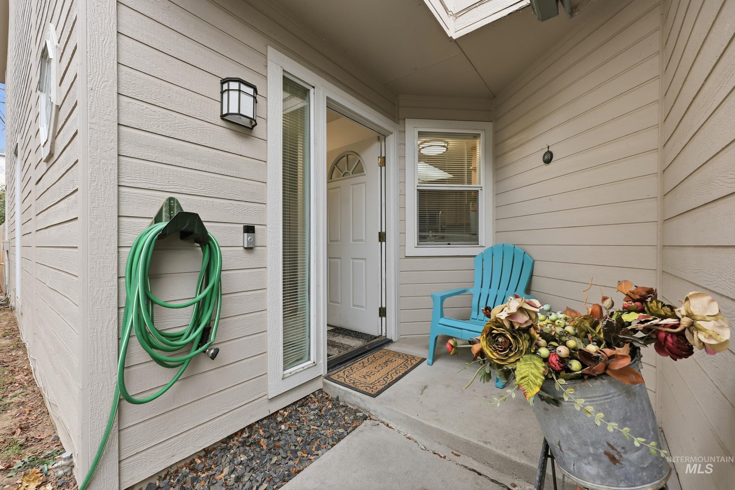 7014 W Irving Ln, Boise, Idaho 83704, 3 Bedrooms, 2.5 Bathrooms, Residential For Sale, Price $365,000,MLS 98972822