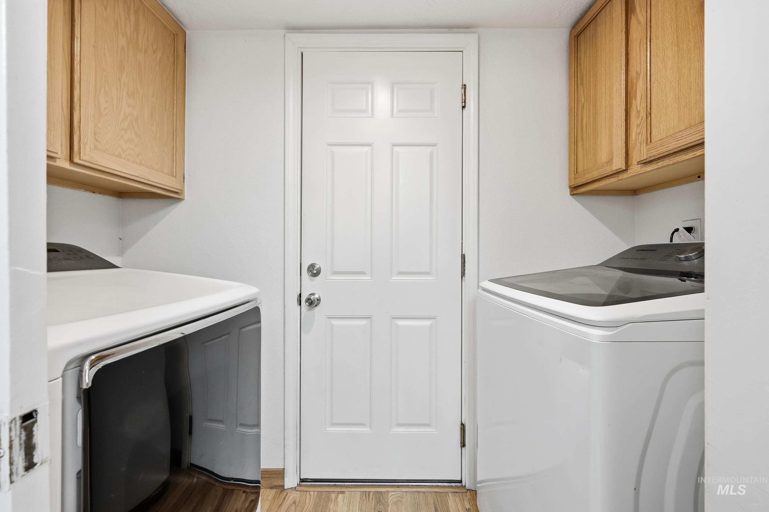 7014 W Irving Ln, Boise, Idaho 83704, 3 Bedrooms, 2.5 Bathrooms, Residential For Sale, Price $365,000,MLS 98972822