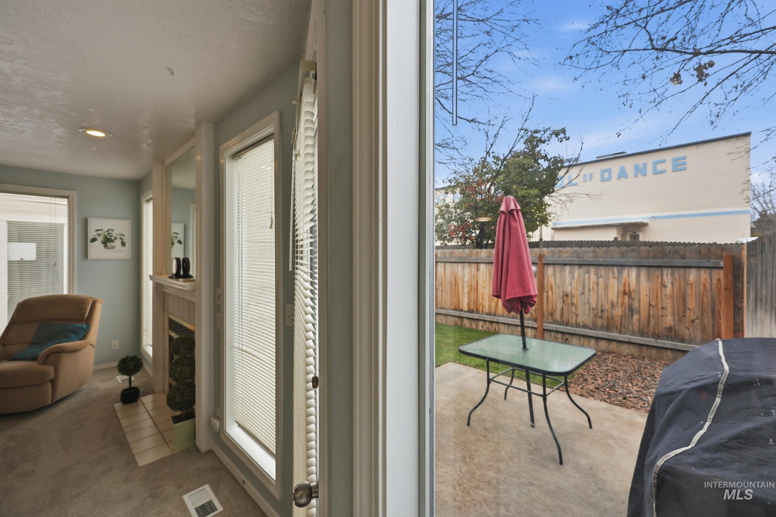 7014 W Irving Ln, Boise, Idaho 83704, 3 Bedrooms, 2.5 Bathrooms, Residential For Sale, Price $365,000,MLS 98972822