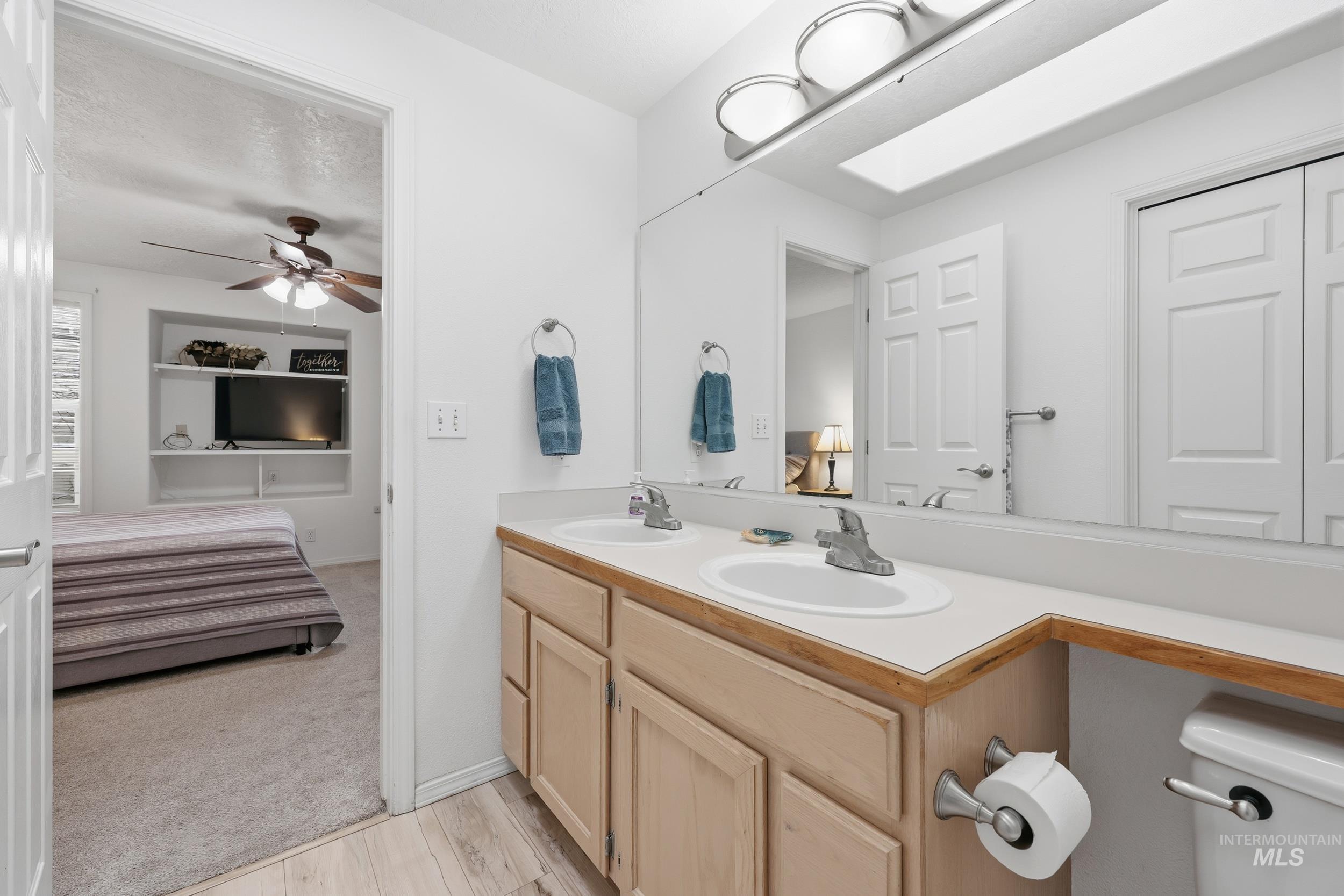 7014 W Irving Ln, Boise, Idaho 83704, 3 Bedrooms, 2.5 Bathrooms, Residential For Sale, Price $365,000,MLS 98972822