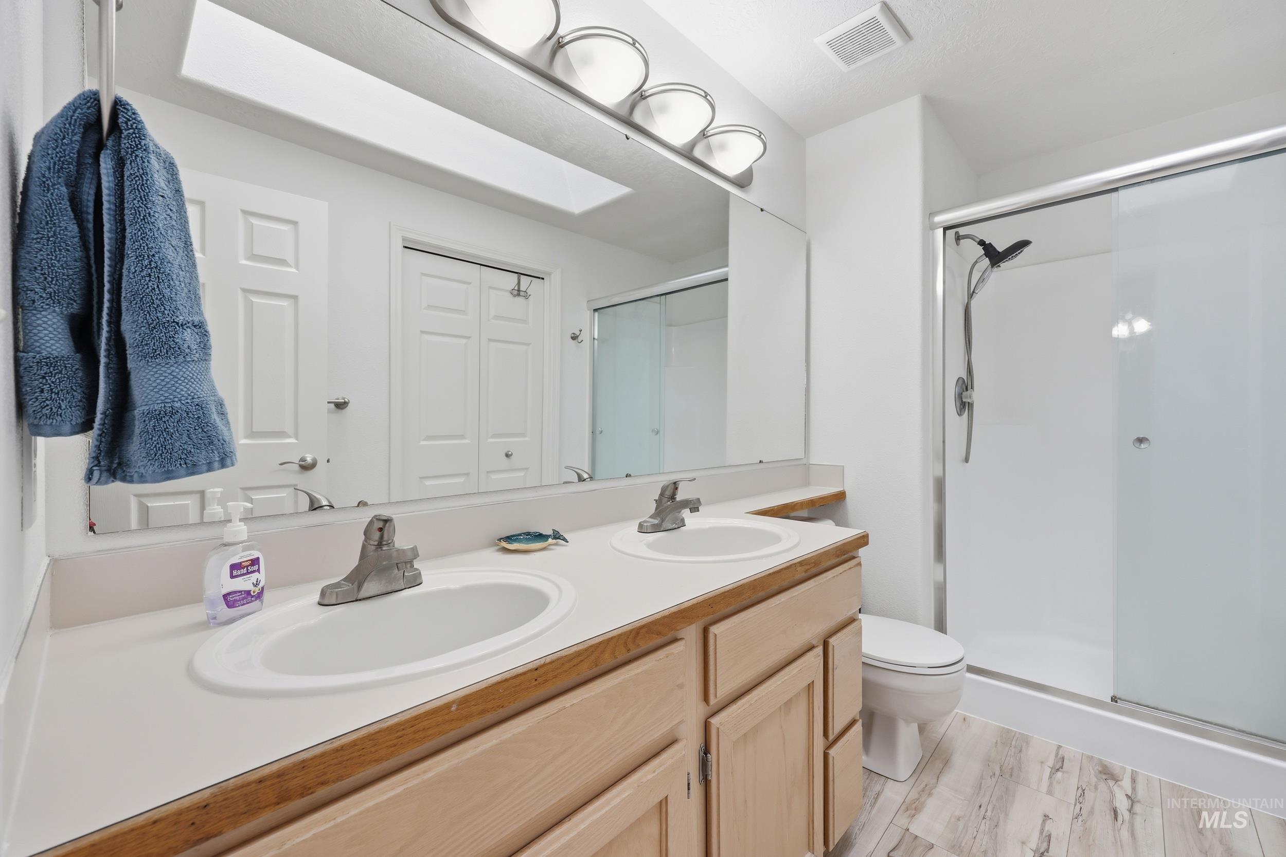 7014 W Irving Ln, Boise, Idaho 83704, 3 Bedrooms, 2.5 Bathrooms, Residential For Sale, Price $365,000,MLS 98972822