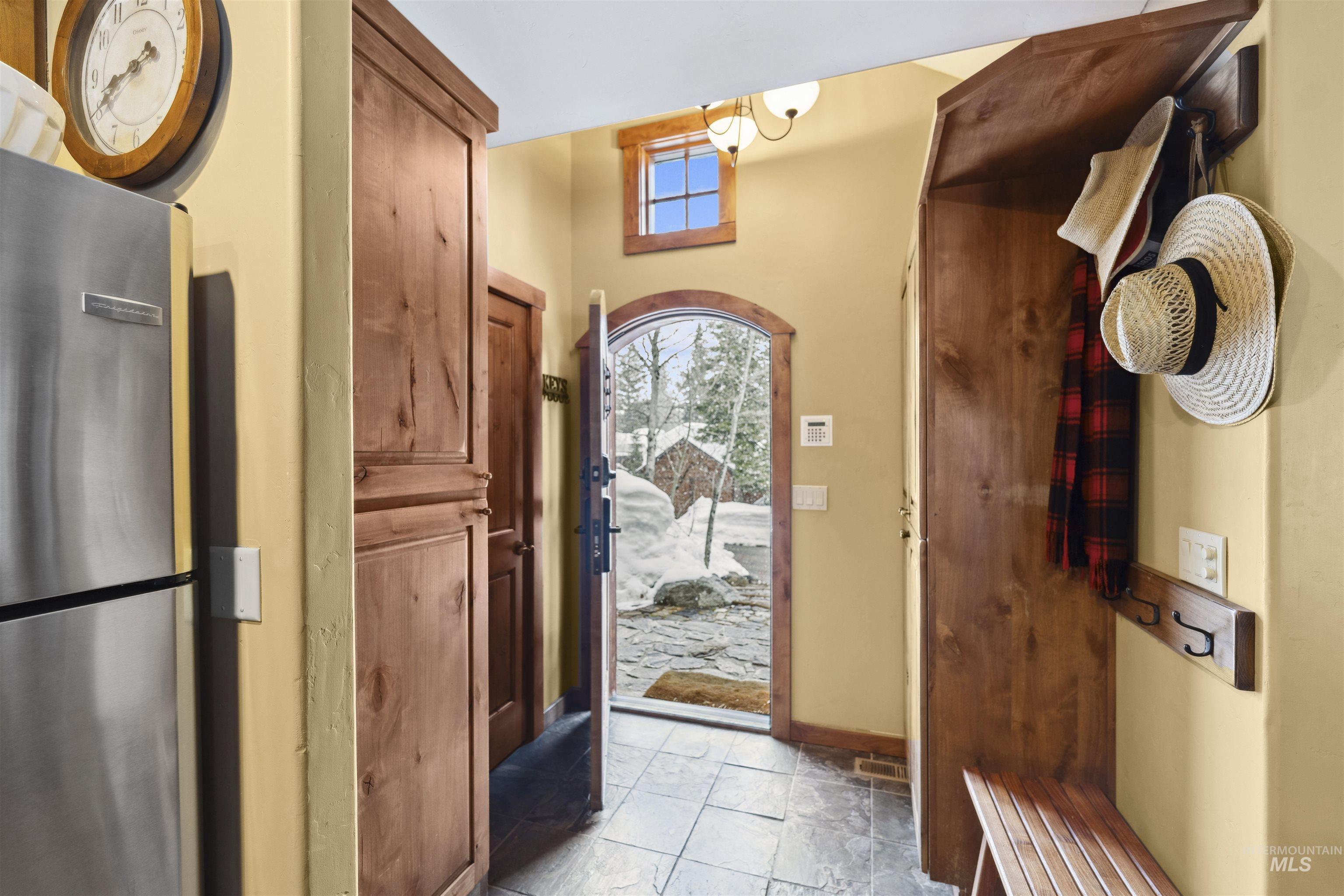 23 Rock Creek Court, Donnelly, Idaho 83615, 2 Bedrooms, 2.5 Bathrooms, Residential For Sale, Price $1,170,000,MLS 98972833