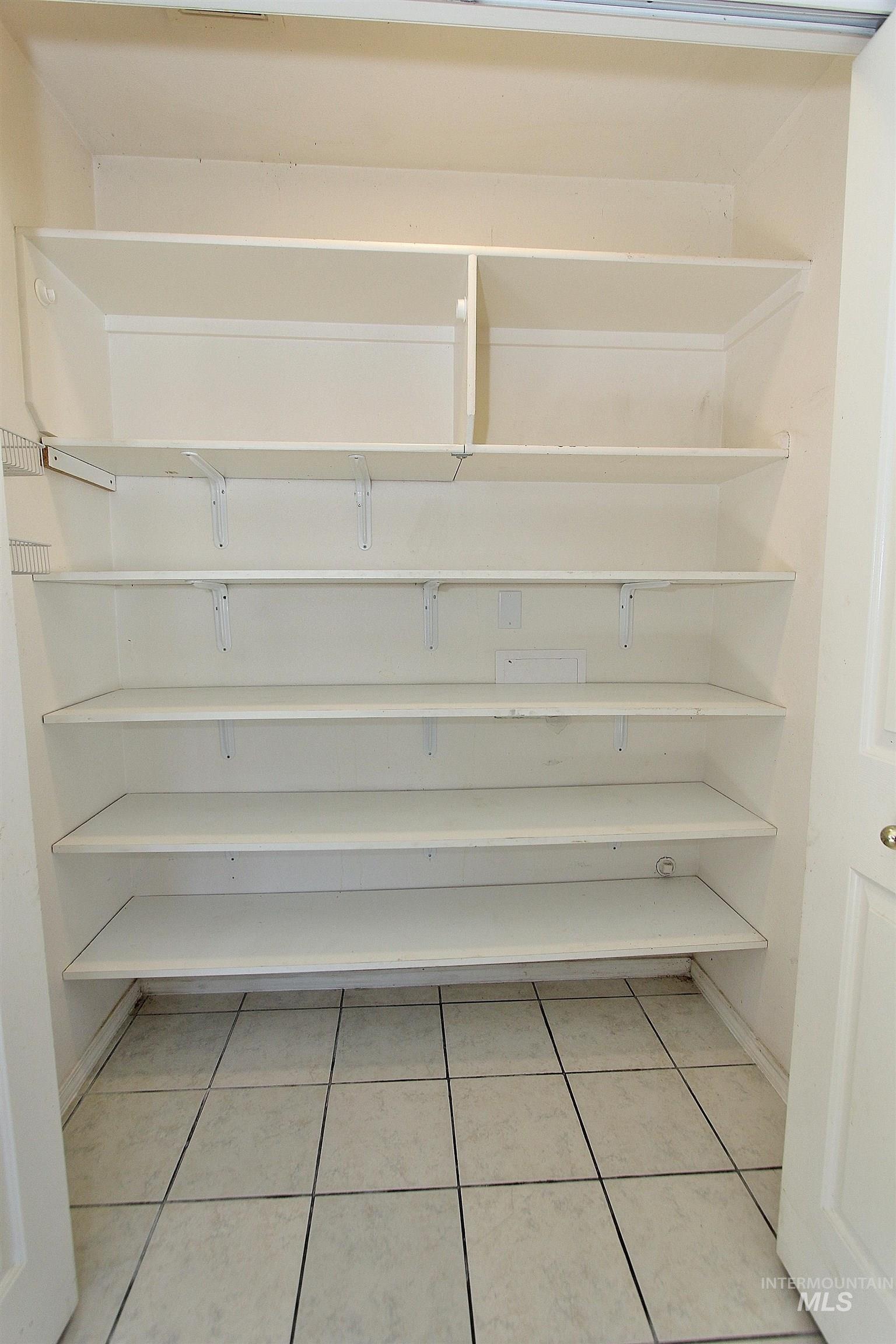 54 S Lollipop Dr., Nampa, Idaho 83687, 3 Bedrooms, 2 Bathrooms, Residential For Sale, Price $359,900,MLS 98972835