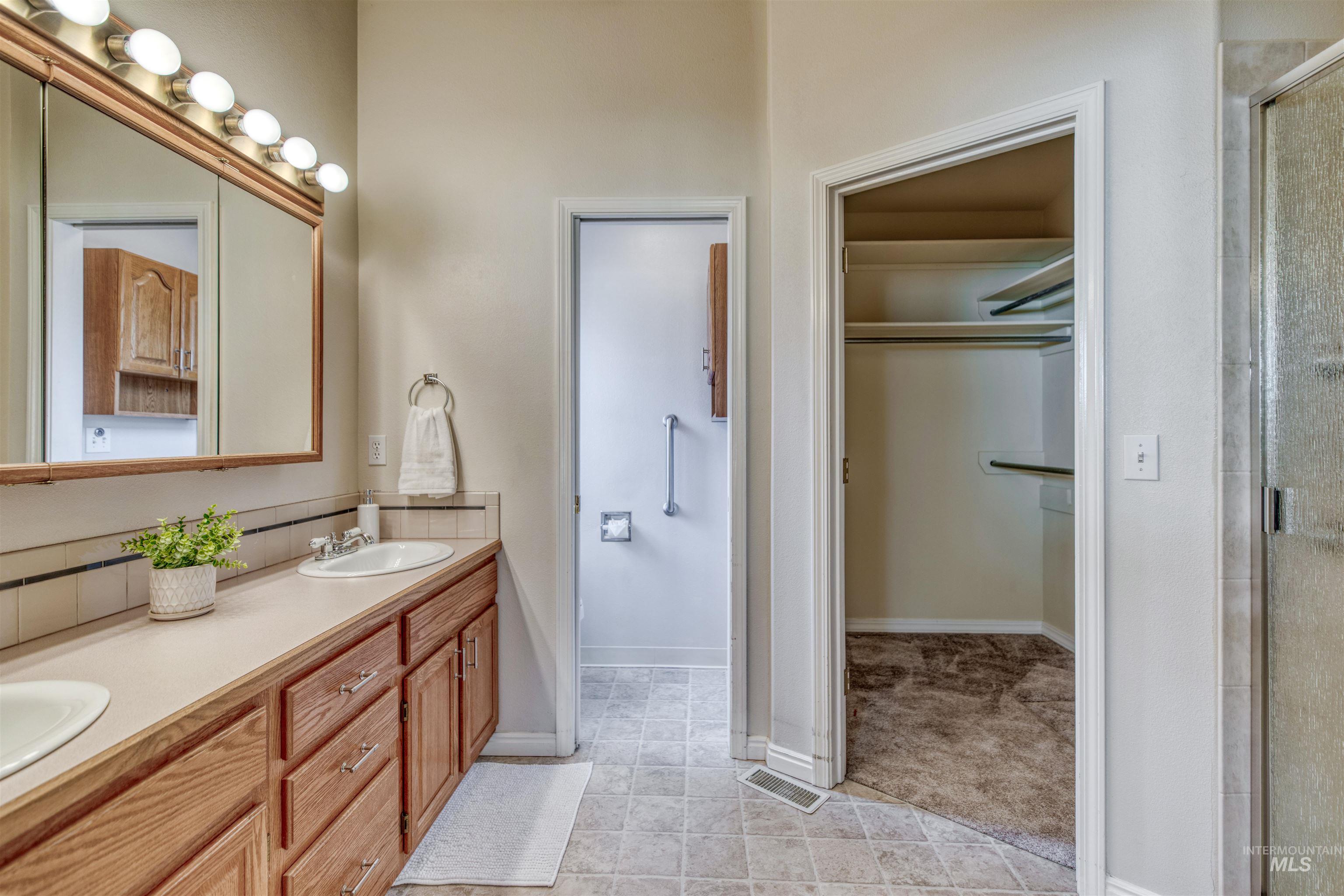 2768 W Willard Street, Meridian, Idaho 83642, 3 Bedrooms, 2 Bathrooms, Residential For Sale, Price $415,000,MLS 98972838