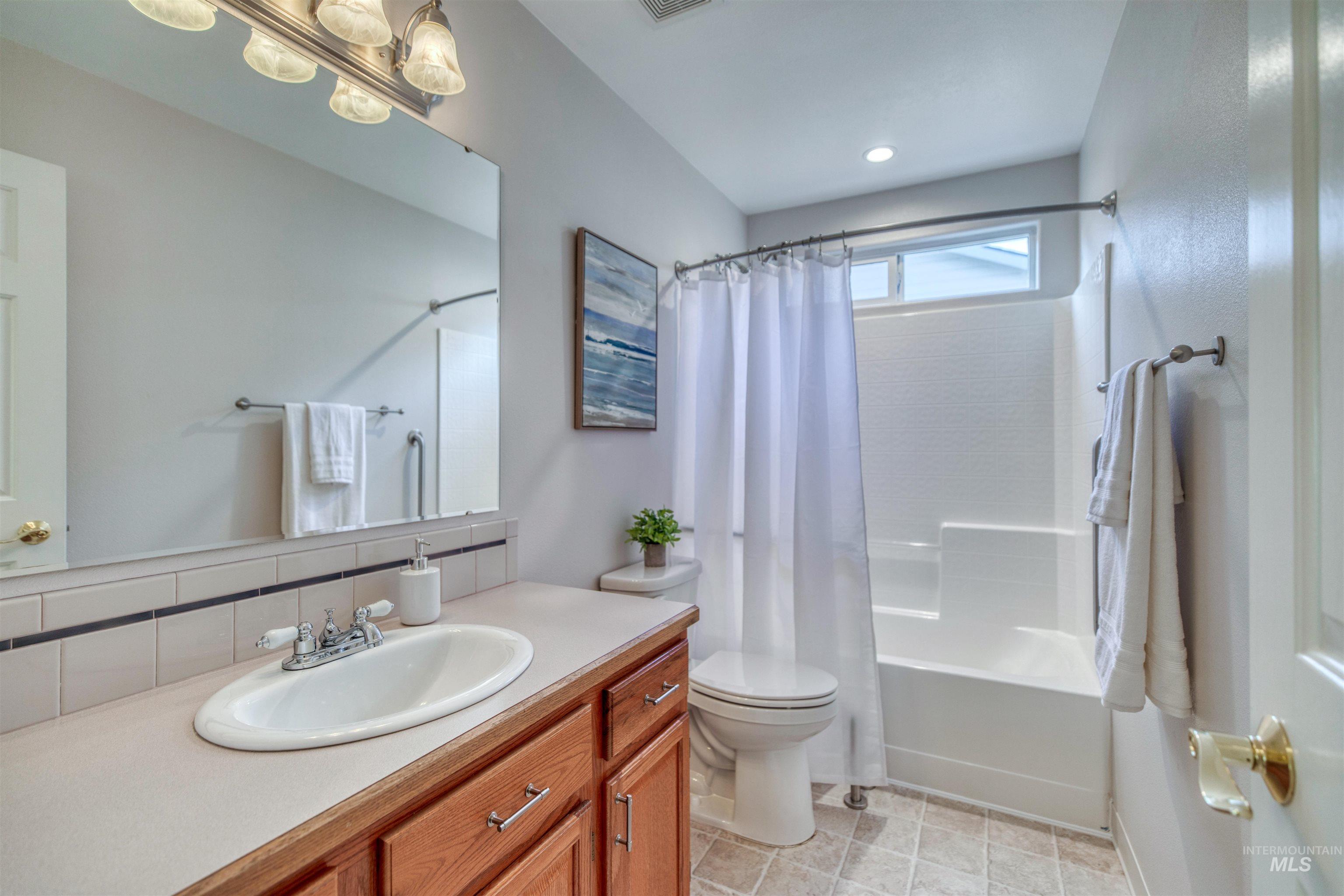 2768 W Willard Street, Meridian, Idaho 83642, 3 Bedrooms, 2 Bathrooms, Residential For Sale, Price $415,000,MLS 98972838