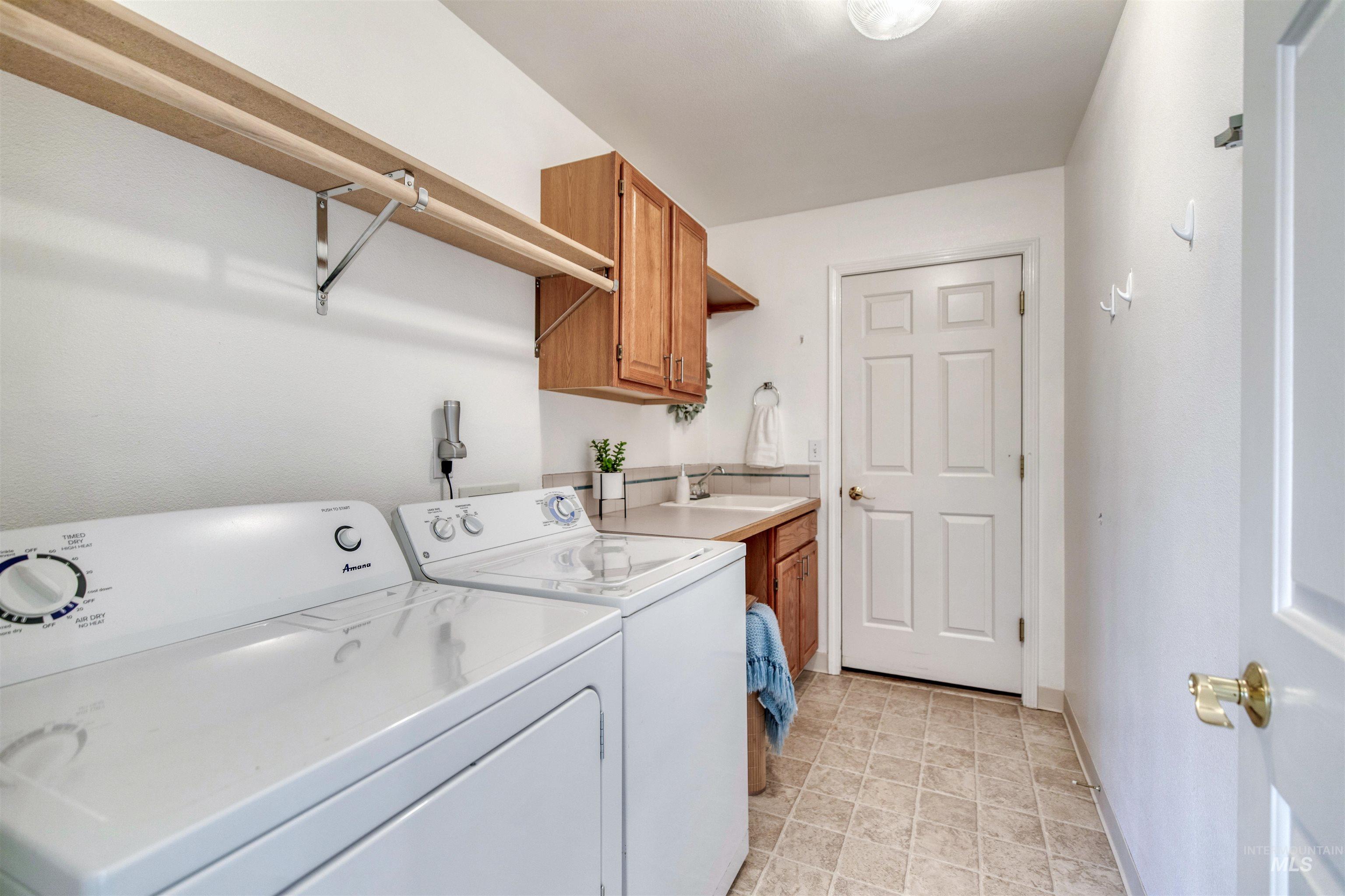 2768 W Willard Street, Meridian, Idaho 83642, 3 Bedrooms, 2 Bathrooms, Residential For Sale, Price $415,000,MLS 98972838