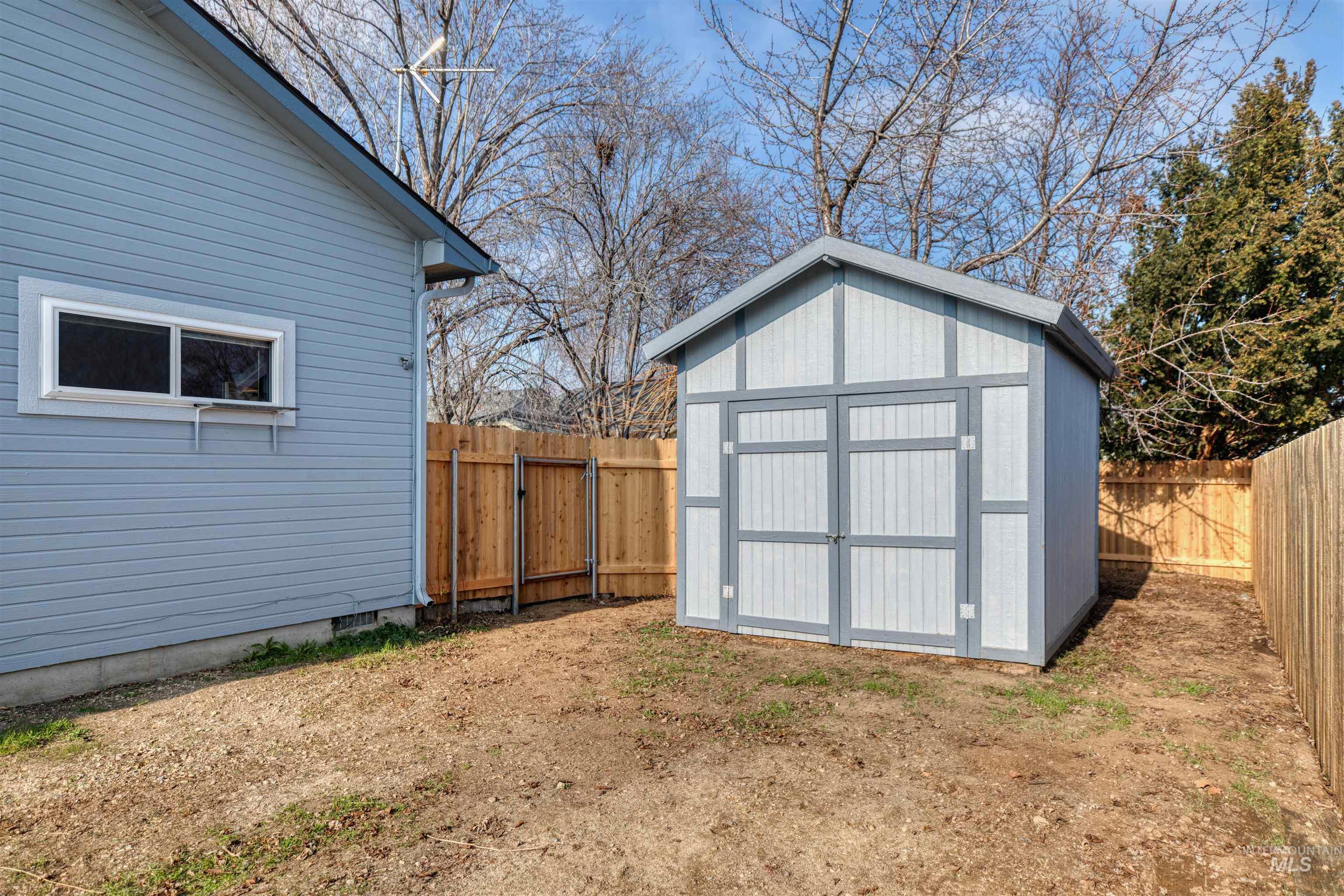 2768 W Willard Street, Meridian, Idaho 83642, 3 Bedrooms, 2 Bathrooms, Residential For Sale, Price $415,000,MLS 98972838