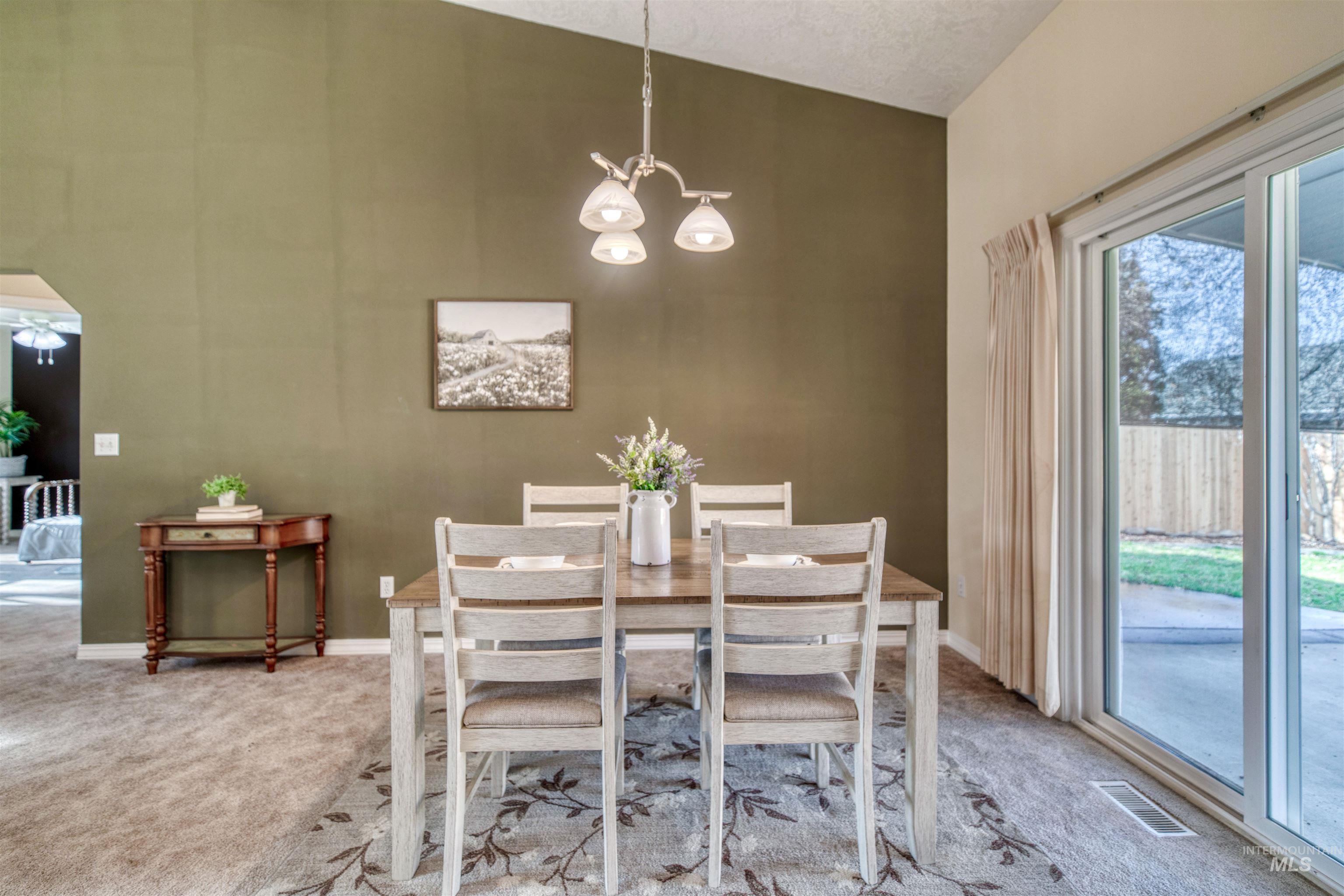 2768 W Willard Street, Meridian, Idaho 83642, 3 Bedrooms, 2 Bathrooms, Residential For Sale, Price $415,000,MLS 98972838