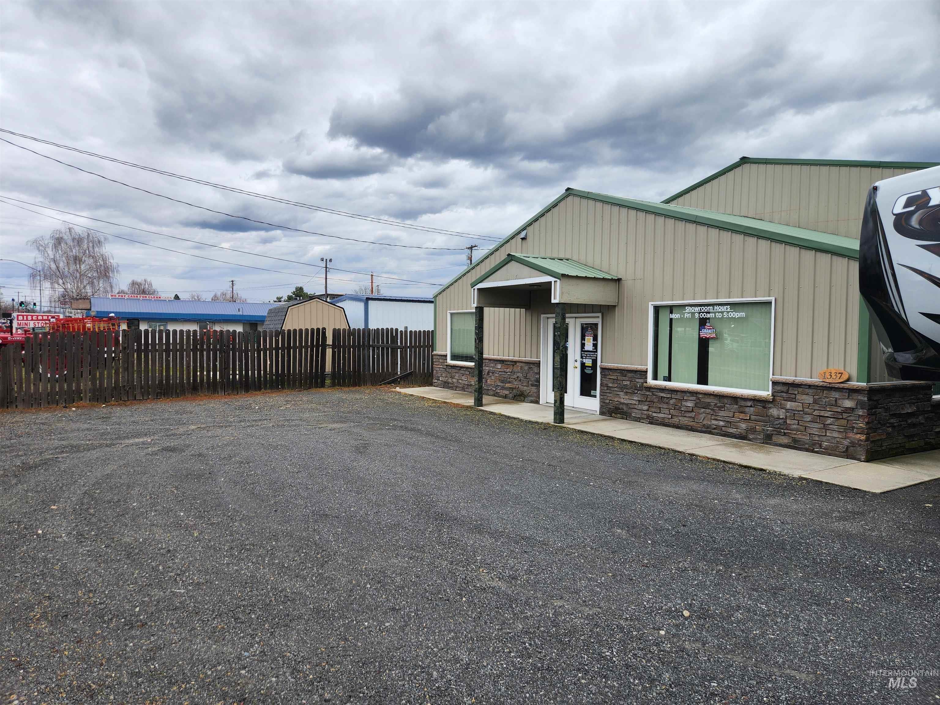 1337 Bridge St., Clarkston, Washington 99403, Business/Commercial For Sale, Price $700,000,MLS 98972841