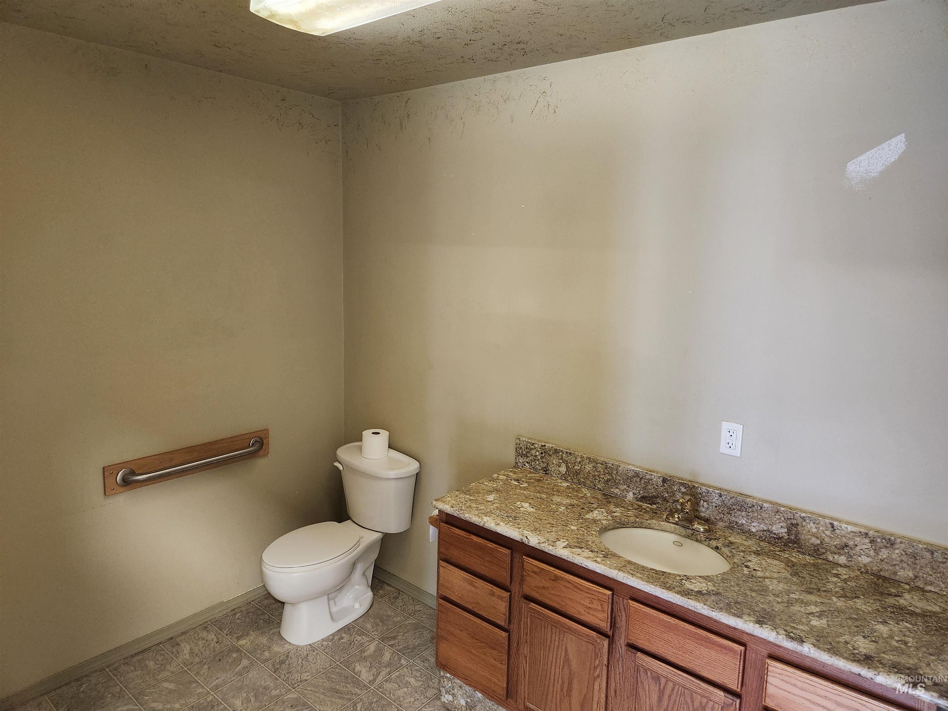 1337 Bridge St., Clarkston, Washington 99403, Business/Commercial For Sale, Price $700,000,MLS 98972841