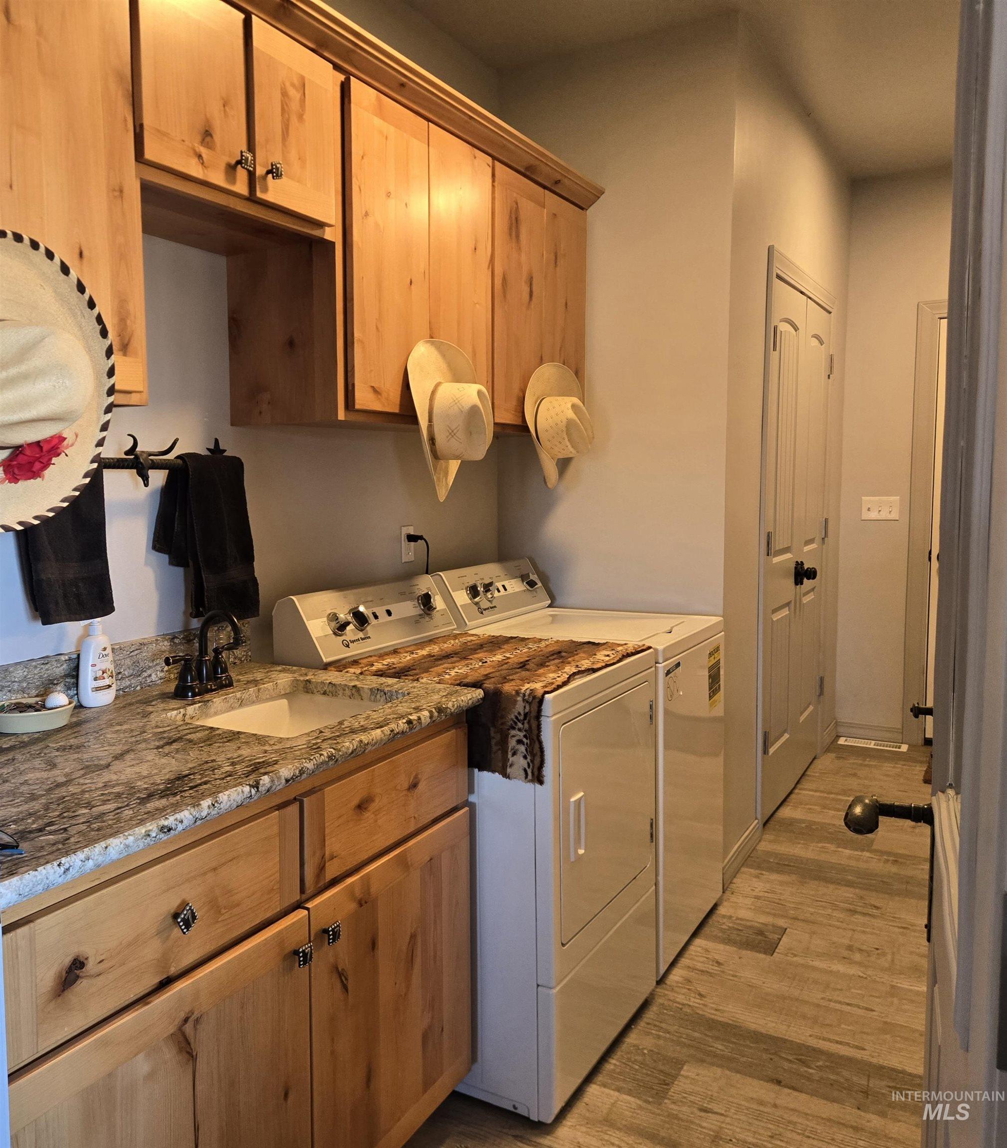 3209 Schwenkfelder Rd, Cambridge, Idaho 83610, 2 Bedrooms, 2 Bathrooms, Residential For Sale, Price $795,000,MLS 98972845