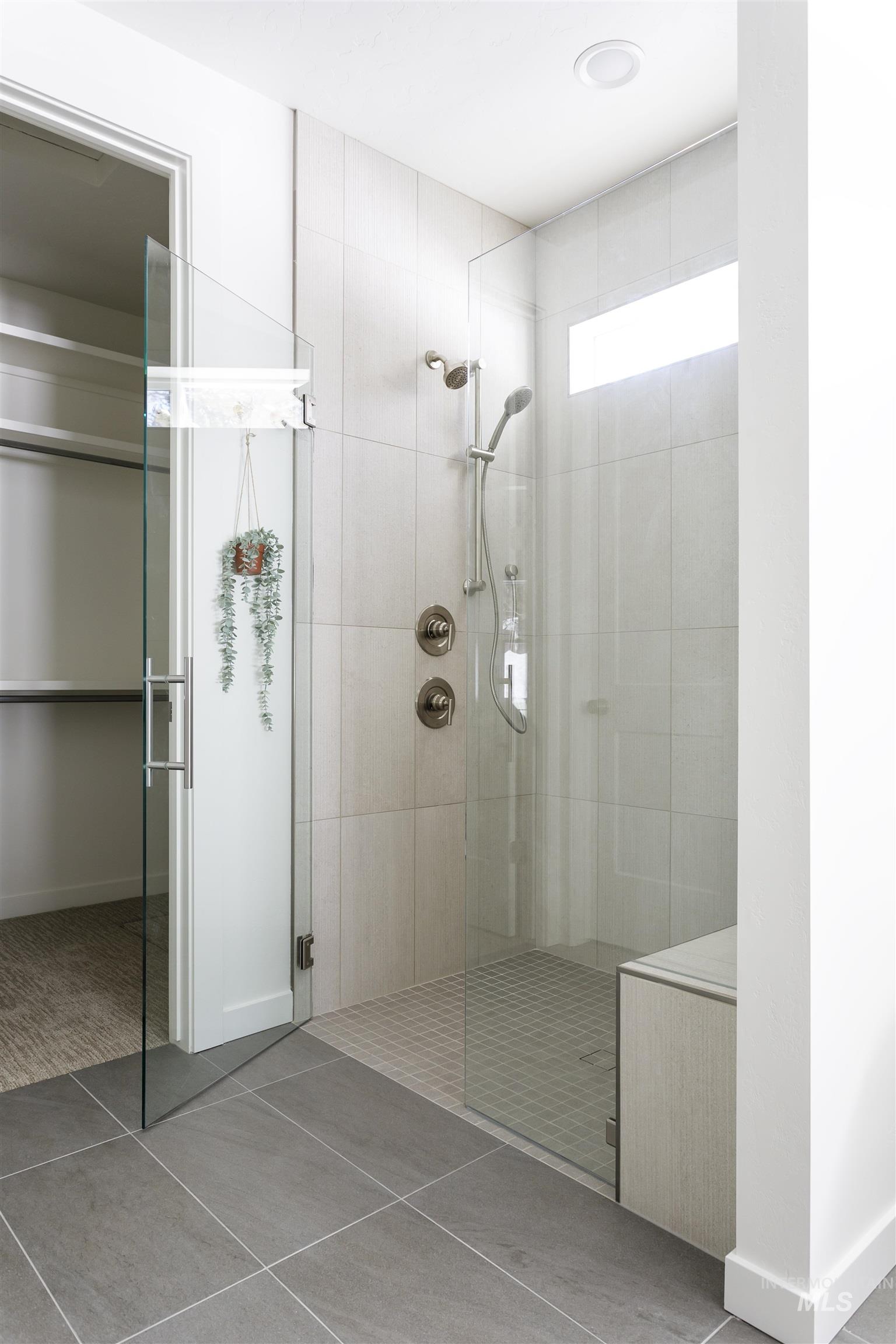 13 Bay View Dr, Donnelly, Idaho 83615, 4 Bedrooms, 3 Bathrooms, Residential For Sale, Price $1,599,999,MLS 98972847