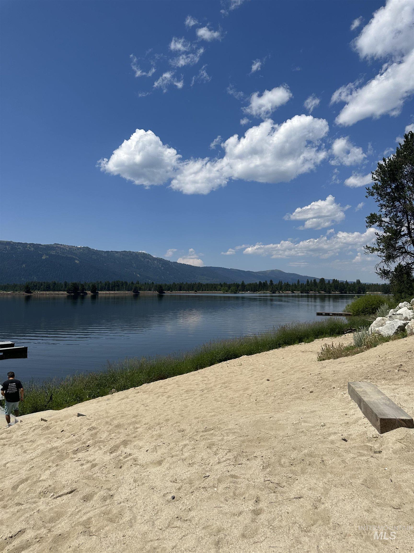 13 Bay View Dr, Donnelly, Idaho 83615, 4 Bedrooms, 3 Bathrooms, Residential For Sale, Price $1,599,999,MLS 98972847