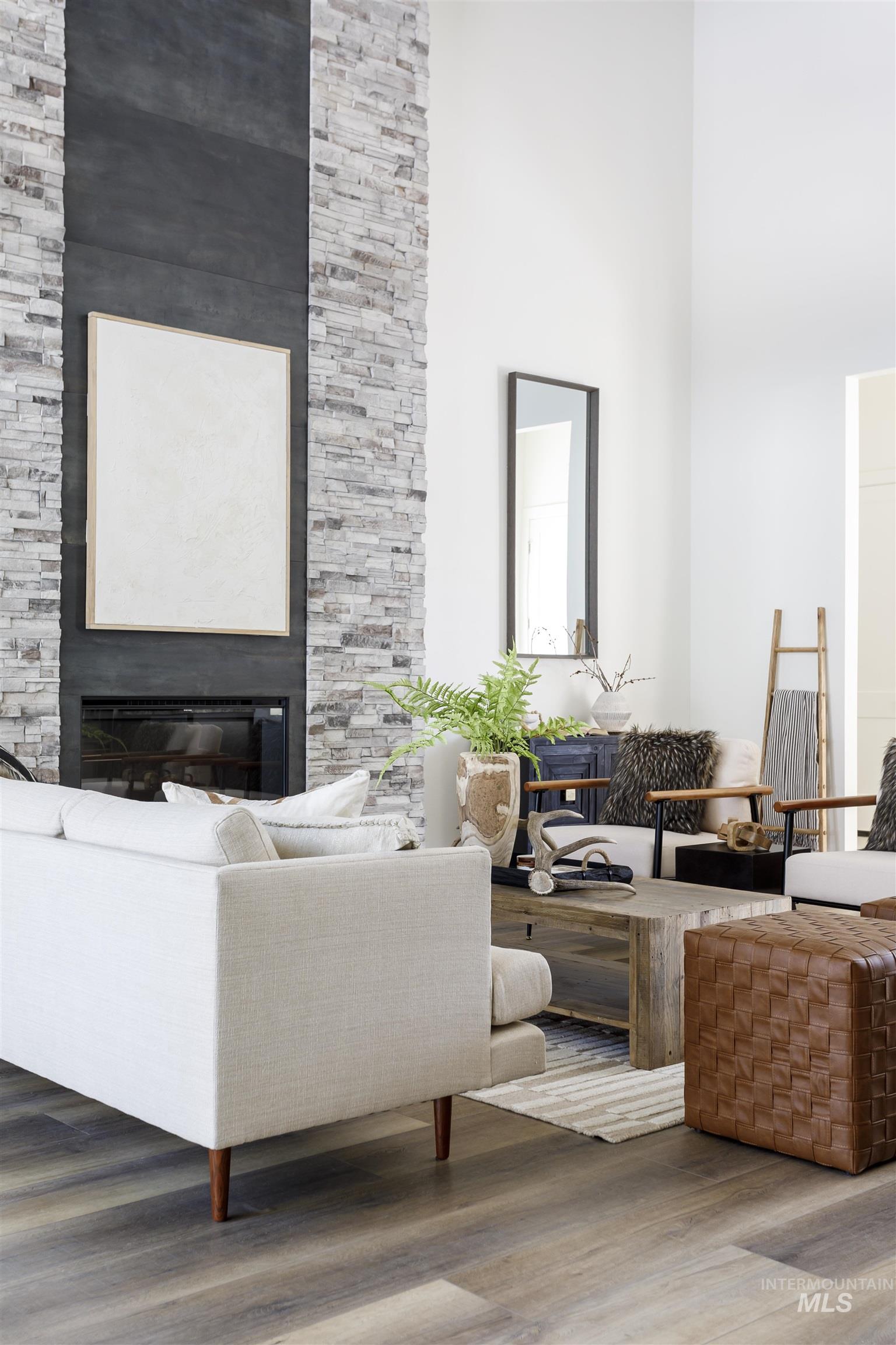 13 Bay View Dr, Donnelly, Idaho 83615, 4 Bedrooms, 3 Bathrooms, Residential For Sale, Price $1,599,999,MLS 98972847