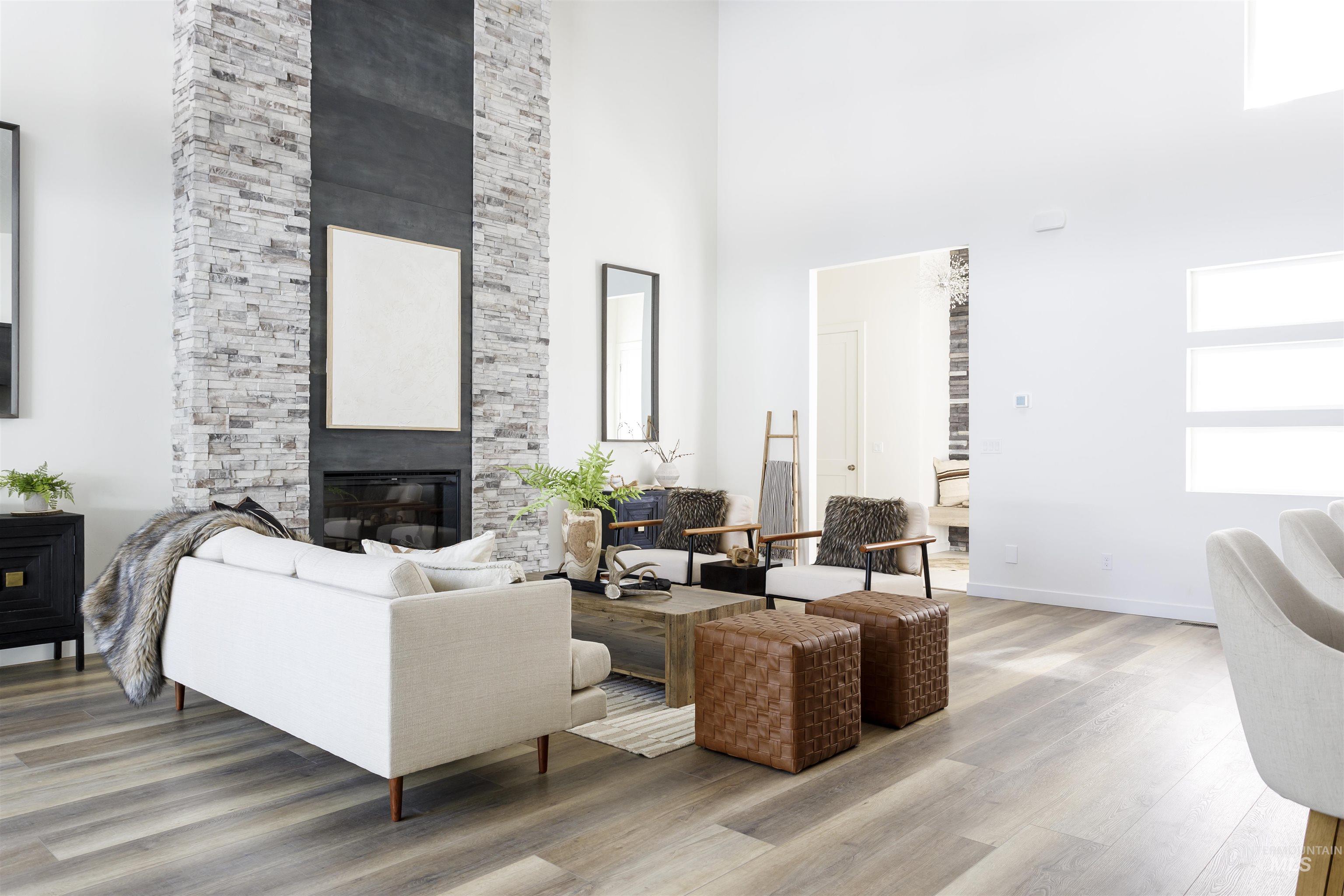 13 Bay View Dr, Donnelly, Idaho 83615, 4 Bedrooms, 3 Bathrooms, Residential For Sale, Price $1,599,999,MLS 98972847