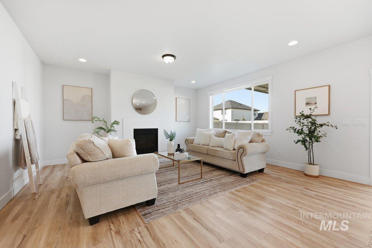 5332 W Daphne Drive, Meridian, Idaho 83646, 5 Bedrooms, 4 Bathrooms, Residential For Sale, Price $724,900,MLS 98972854