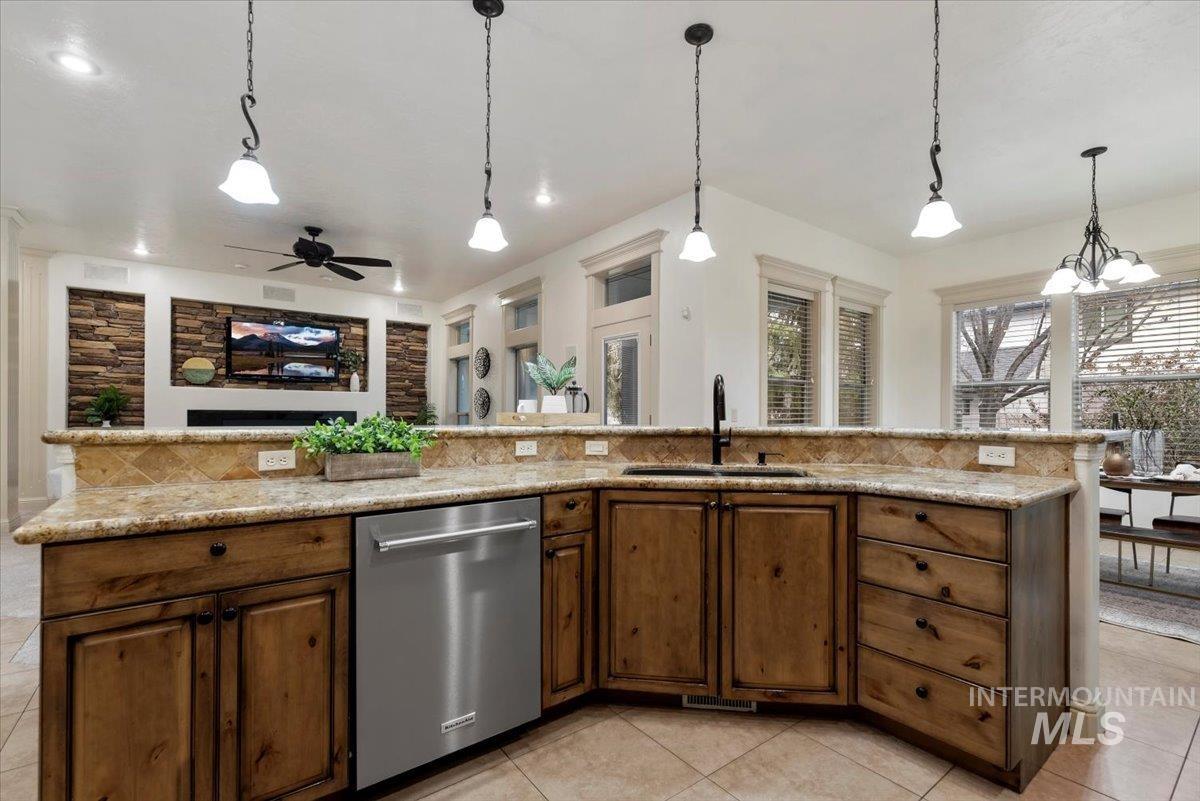 2060 E Lobelia St, Meridian, Idaho 83646-7777, 5 Bedrooms, 4.5 Bathrooms, Residential For Sale, Price $920,000,MLS 98972855