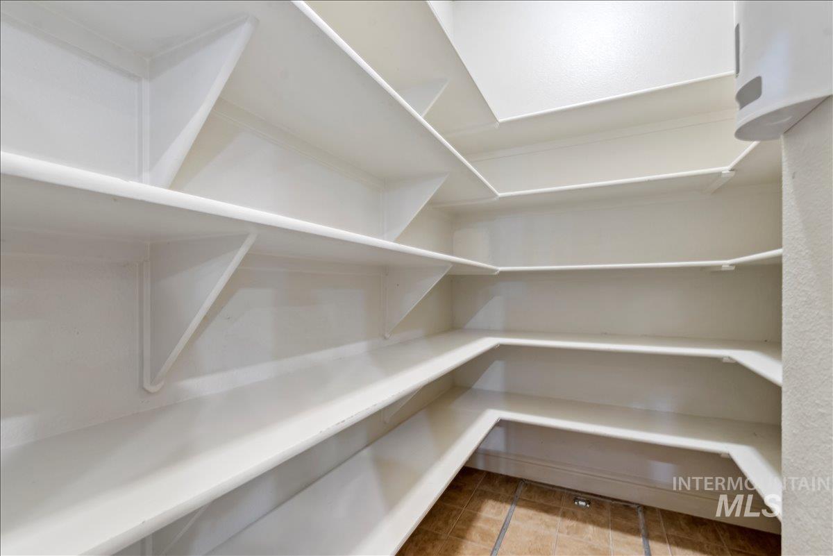 2060 E Lobelia St, Meridian, Idaho 83646-7777, 5 Bedrooms, 4.5 Bathrooms, Residential For Sale, Price $920,000,MLS 98972855