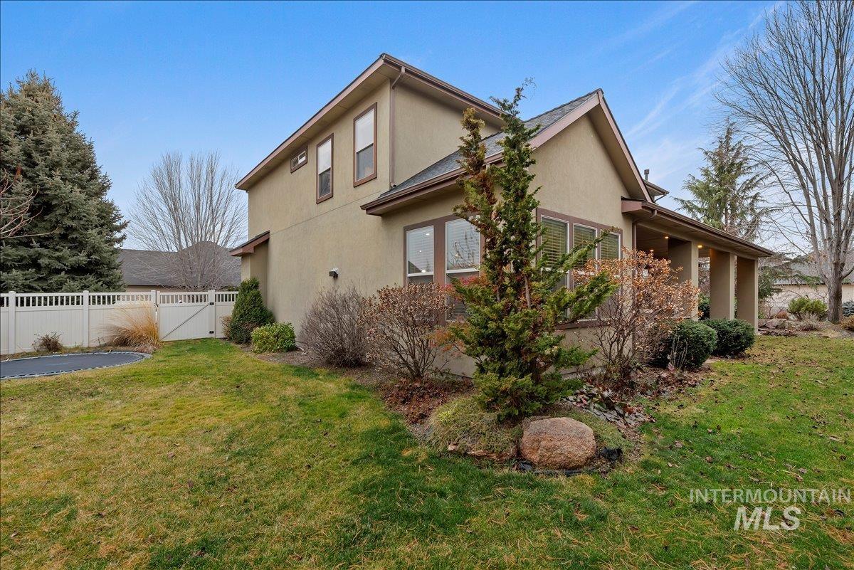 2060 E Lobelia St, Meridian, Idaho 83646-7777, 5 Bedrooms, 4.5 Bathrooms, Residential For Sale, Price $920,000,MLS 98972855