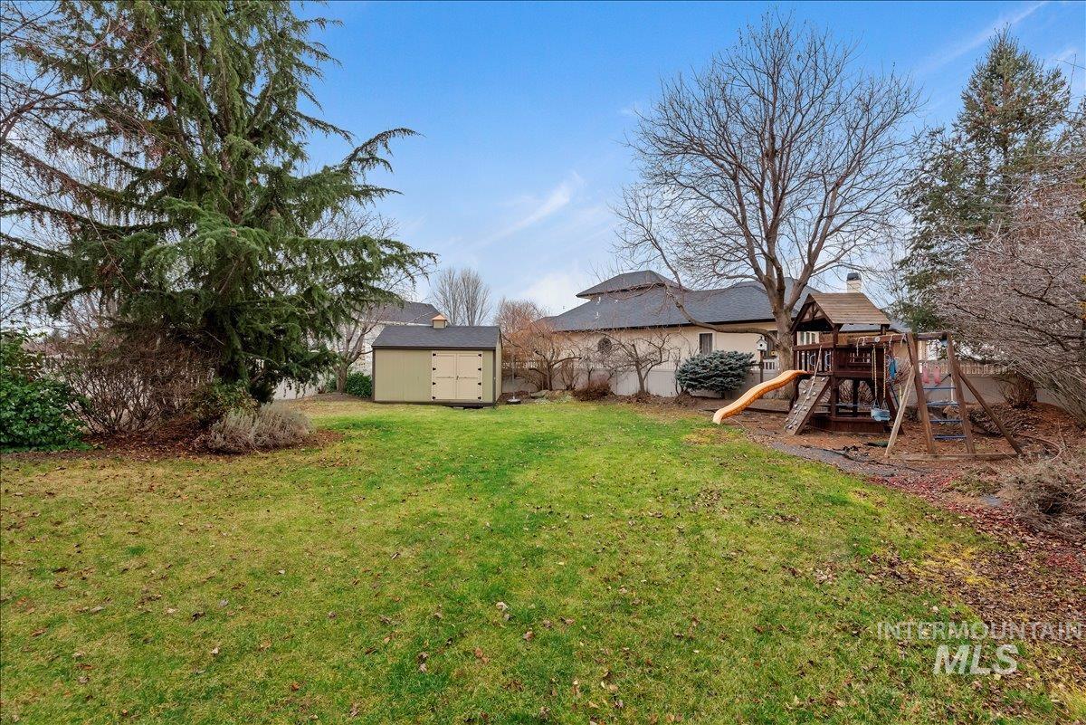 2060 E Lobelia St, Meridian, Idaho 83646-7777, 5 Bedrooms, 4.5 Bathrooms, Residential For Sale, Price $920,000,MLS 98972855