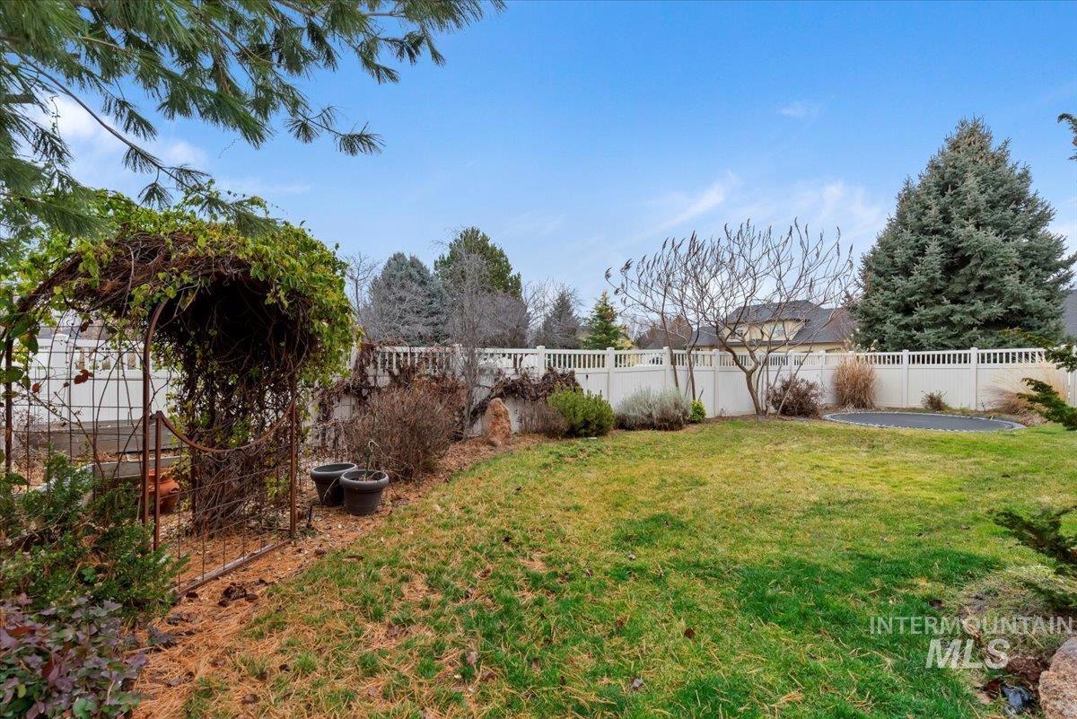 2060 E Lobelia St, Meridian, Idaho 83646-7777, 5 Bedrooms, 4.5 Bathrooms, Residential For Sale, Price $920,000,MLS 98972855