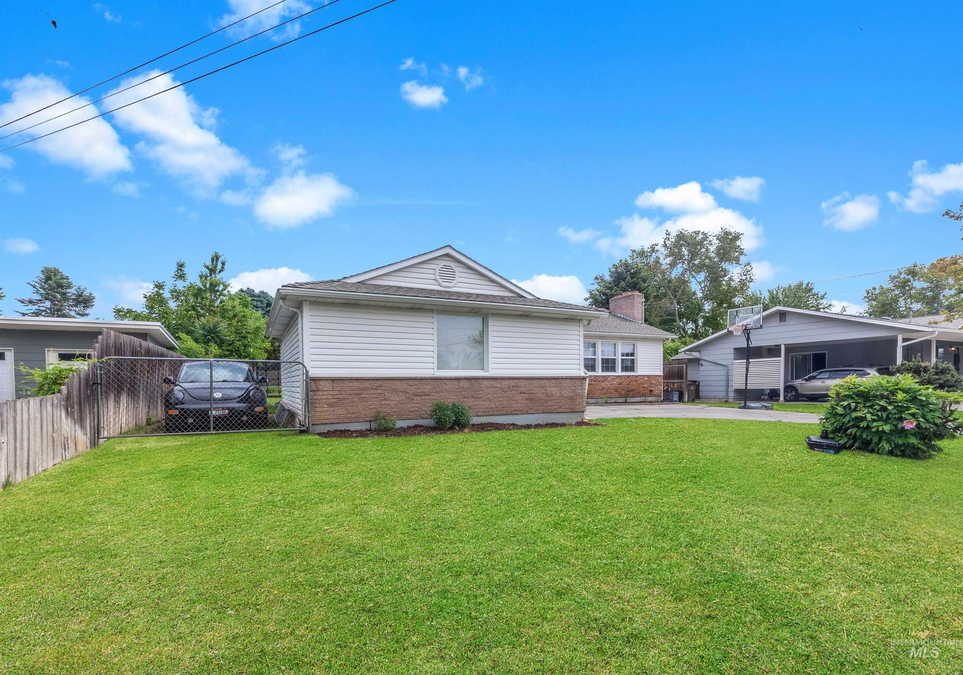 3509 8th Street C, Lewiston, Idaho 83501, 5 Bedrooms, 3 Bathrooms, Residential For Sale, Price $435,000, 98972857