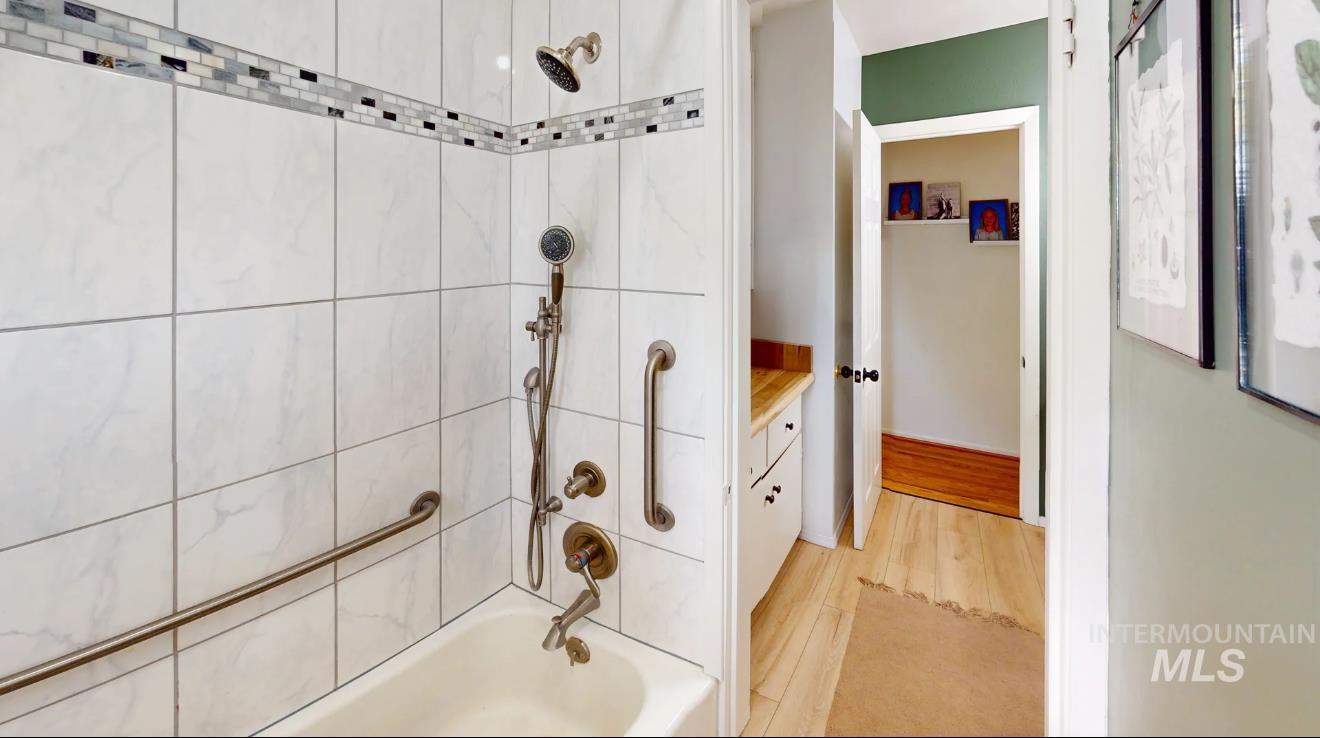 3509 8th Street C, Lewiston, Idaho 83501, 5 Bedrooms, 3 Bathrooms, Residential For Sale, Price $459,000,MLS 98972857