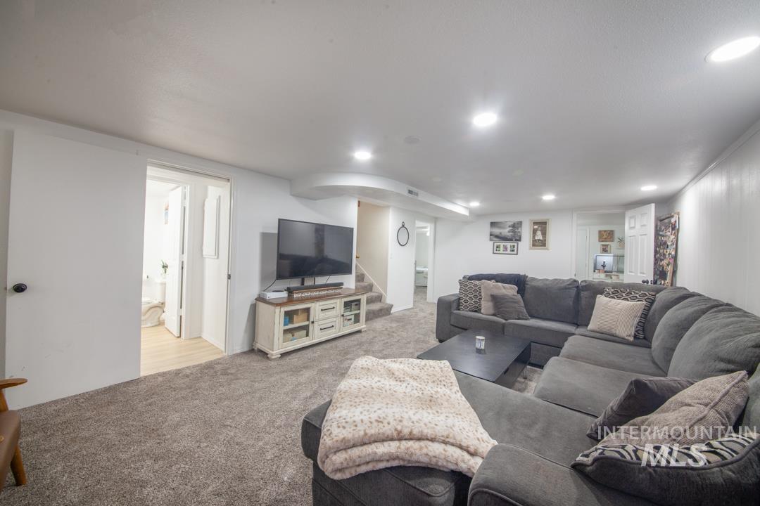 3509 8th Street C, Lewiston, Idaho 83501, 5 Bedrooms, 3 Bathrooms, Residential For Sale, Price $459,000,MLS 98972857